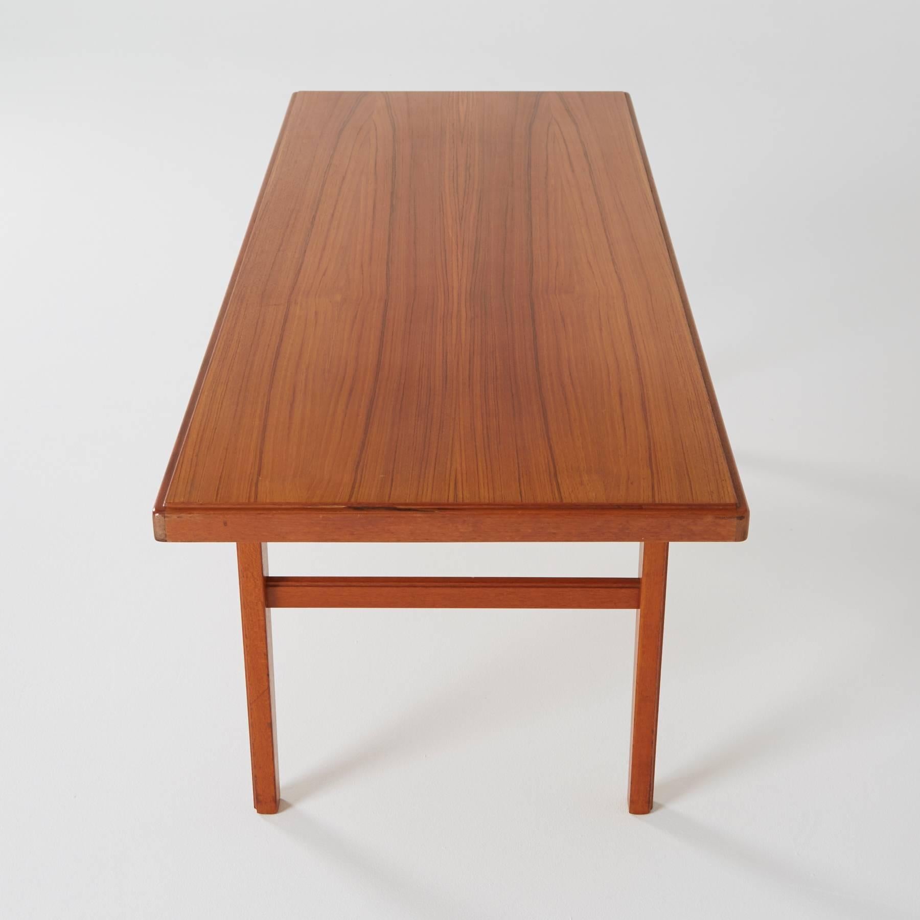 Long Danish Modern Teak Coffee Table In Excellent Condition In Los Angeles, CA