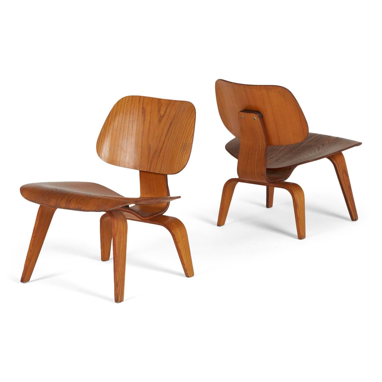 Mid-Century Modern Charles and Ray Eames LCW Lounge Chairs, Early Production, circa 1950, Rare Pair
