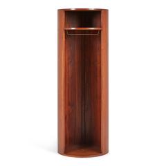 Lehigh Furniture Dänischer moderner zylindrischer Drehschrank aus Nussbaum:: um 1960