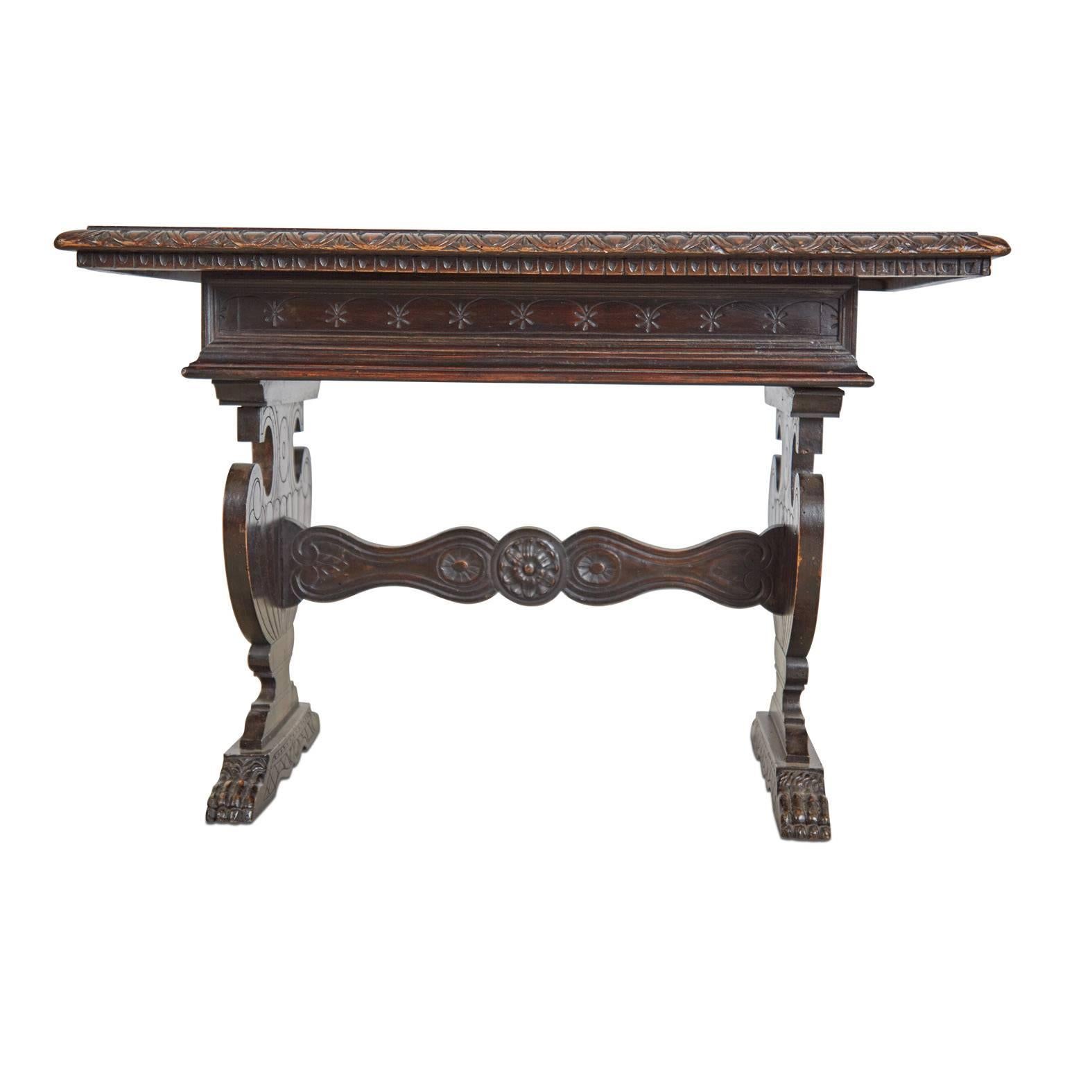 19th Century Italian Renaissance Revival Carved Coffee or Side Table In Good Condition In Los Angeles, CA