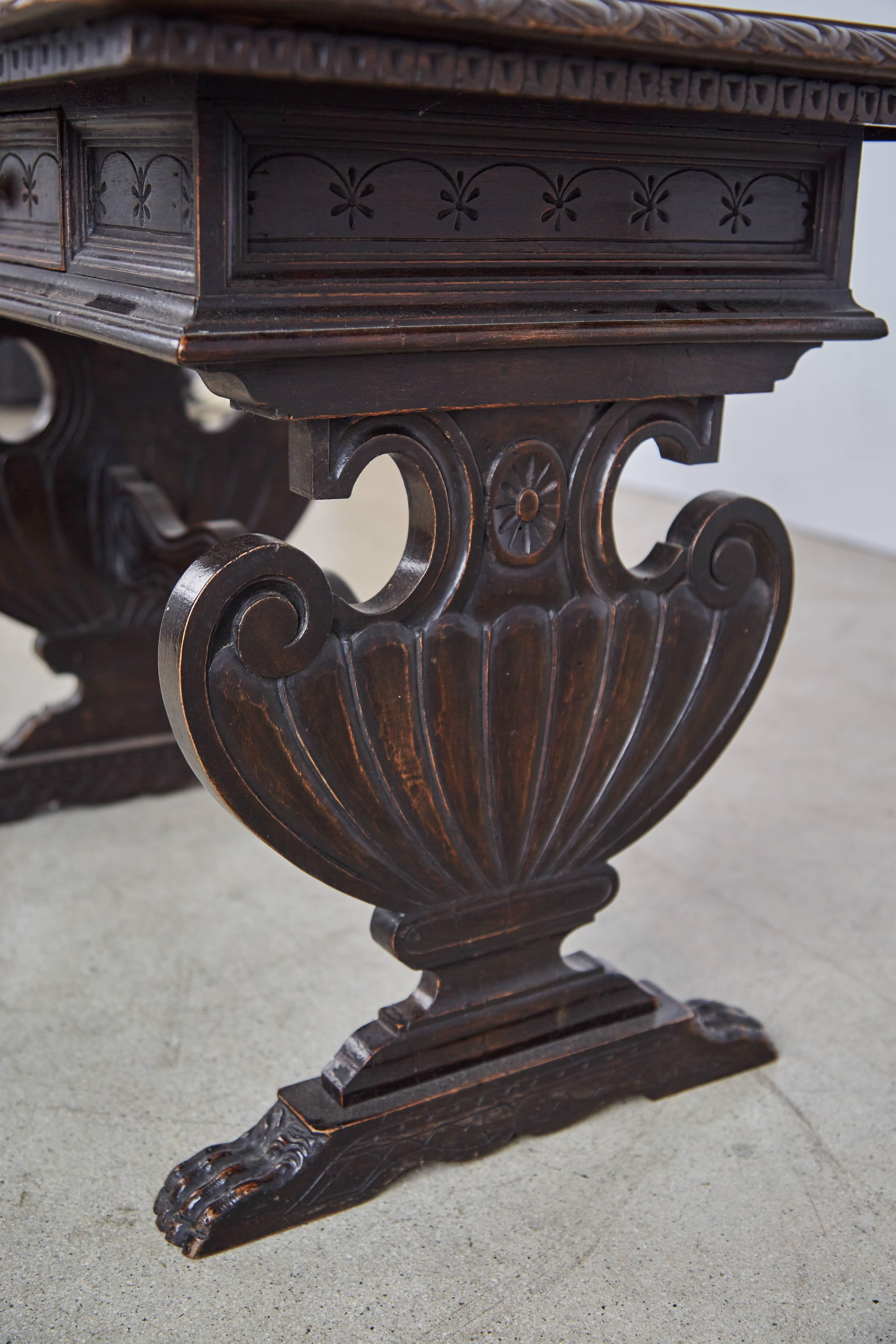 19th Century Italian Renaissance Revival Carved Coffee or Side Table 2