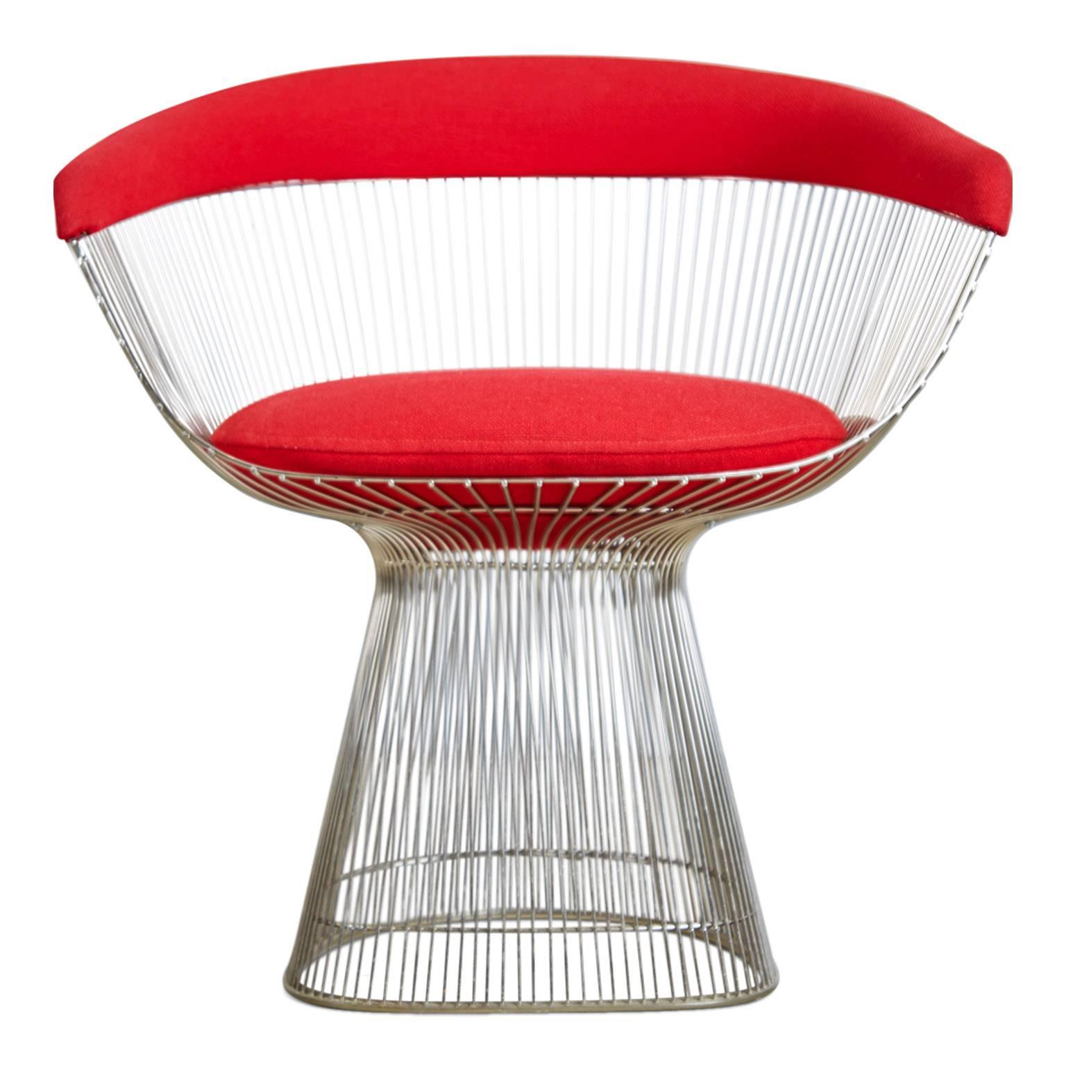 The wire collection created by Platner for Knoll in 1966, remains one of the most relevant Mid-Century collections to date. The iconic and graceful silhouette of these Warren Platner chair's reflect the works of historical design movements,