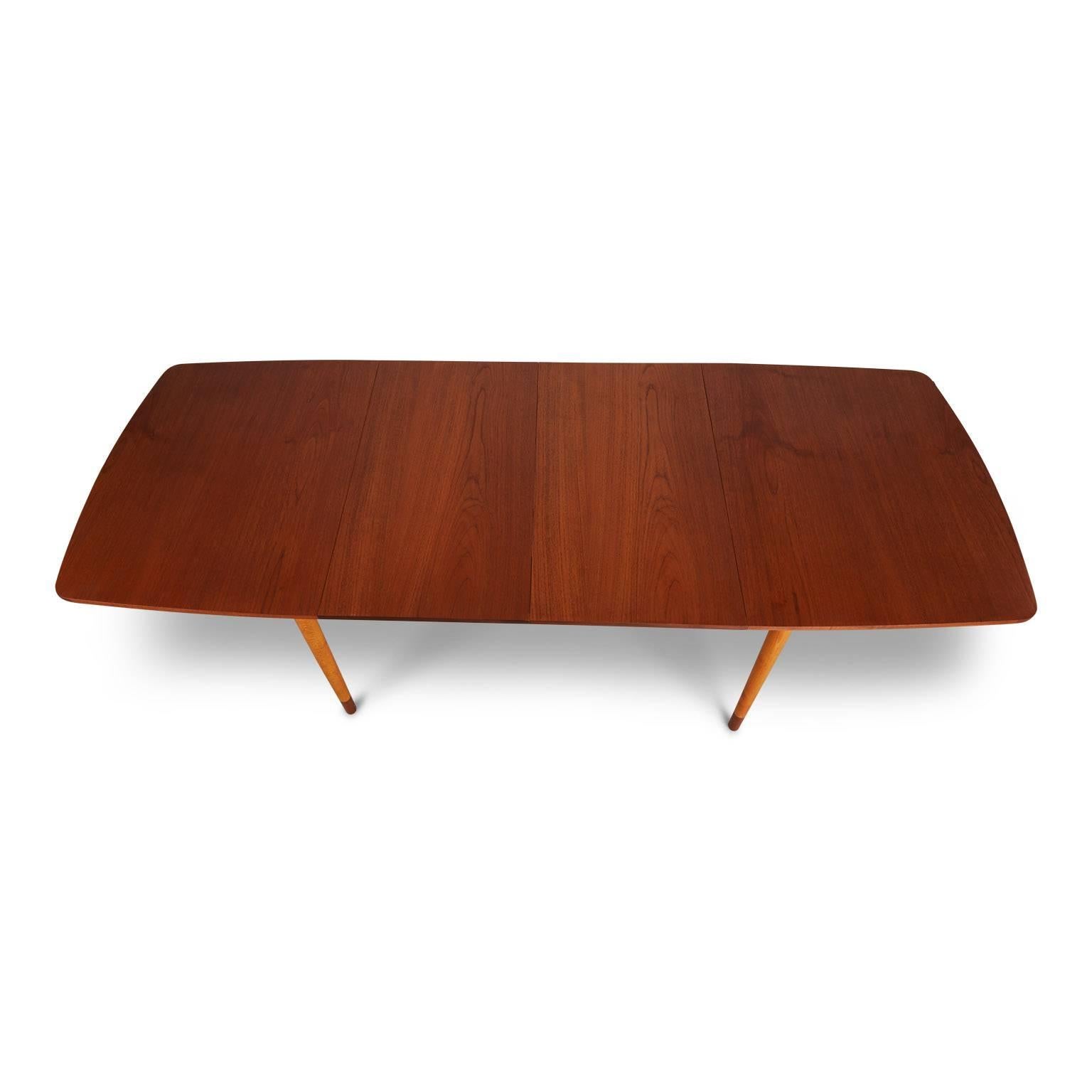 Mid-20th Century Finn Juhl Expandable Walnut Dining Table, circa 1960