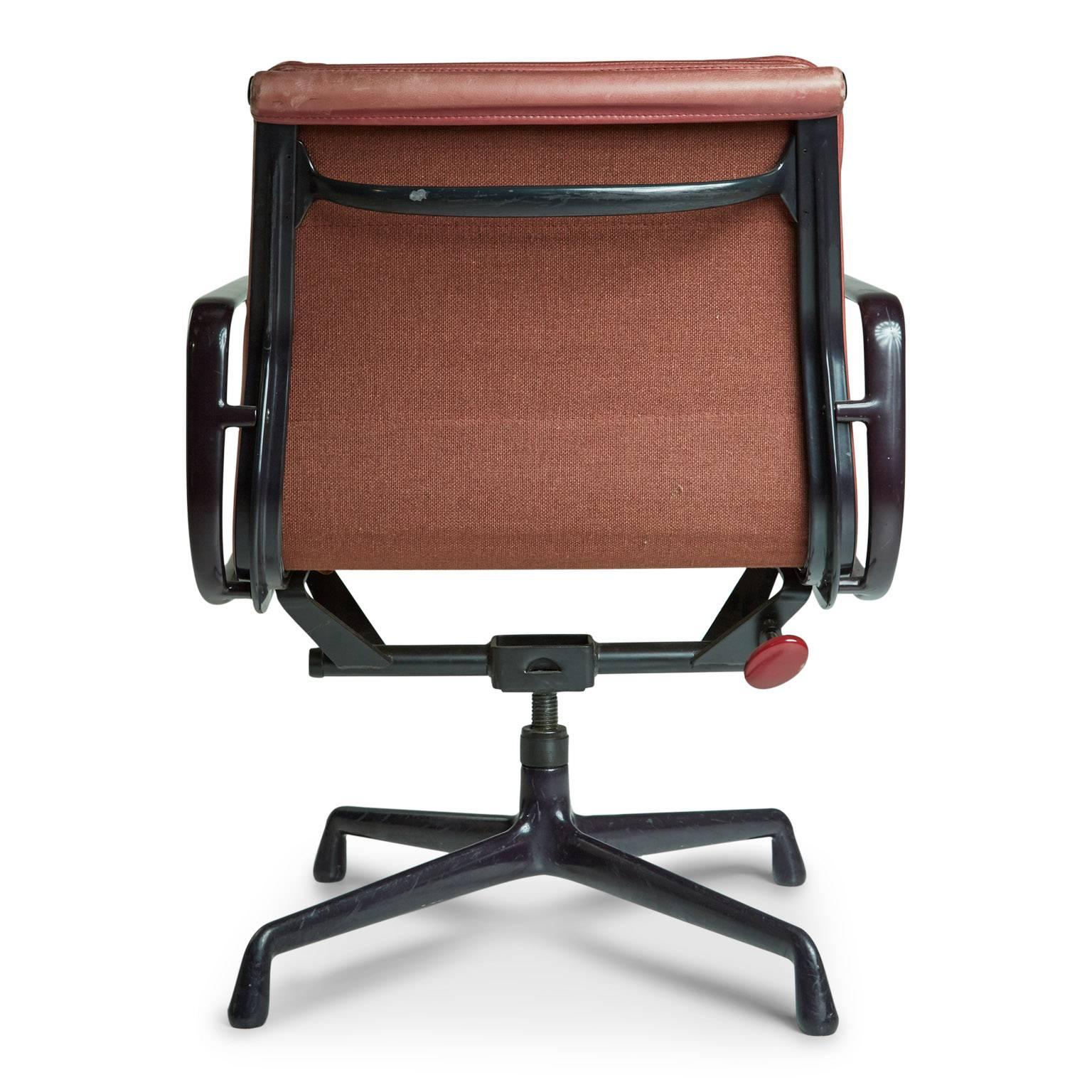 American Soft Pad Management and Executive Desk Chairs by Charles Eames for Herman Miller