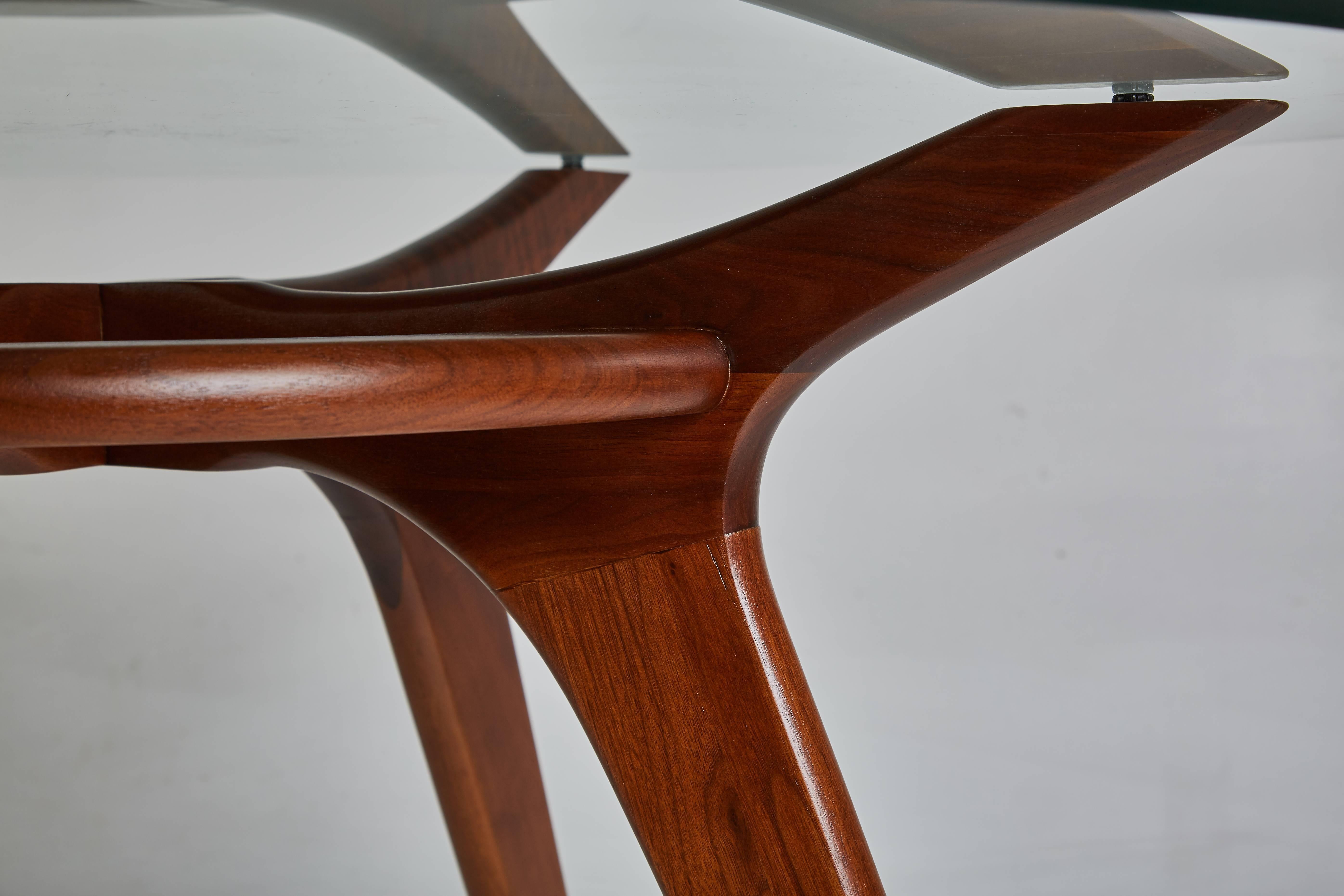 Adrian Pearsall Compass Walnut Dining Table for Craft Associates In Excellent Condition In Los Angeles, CA