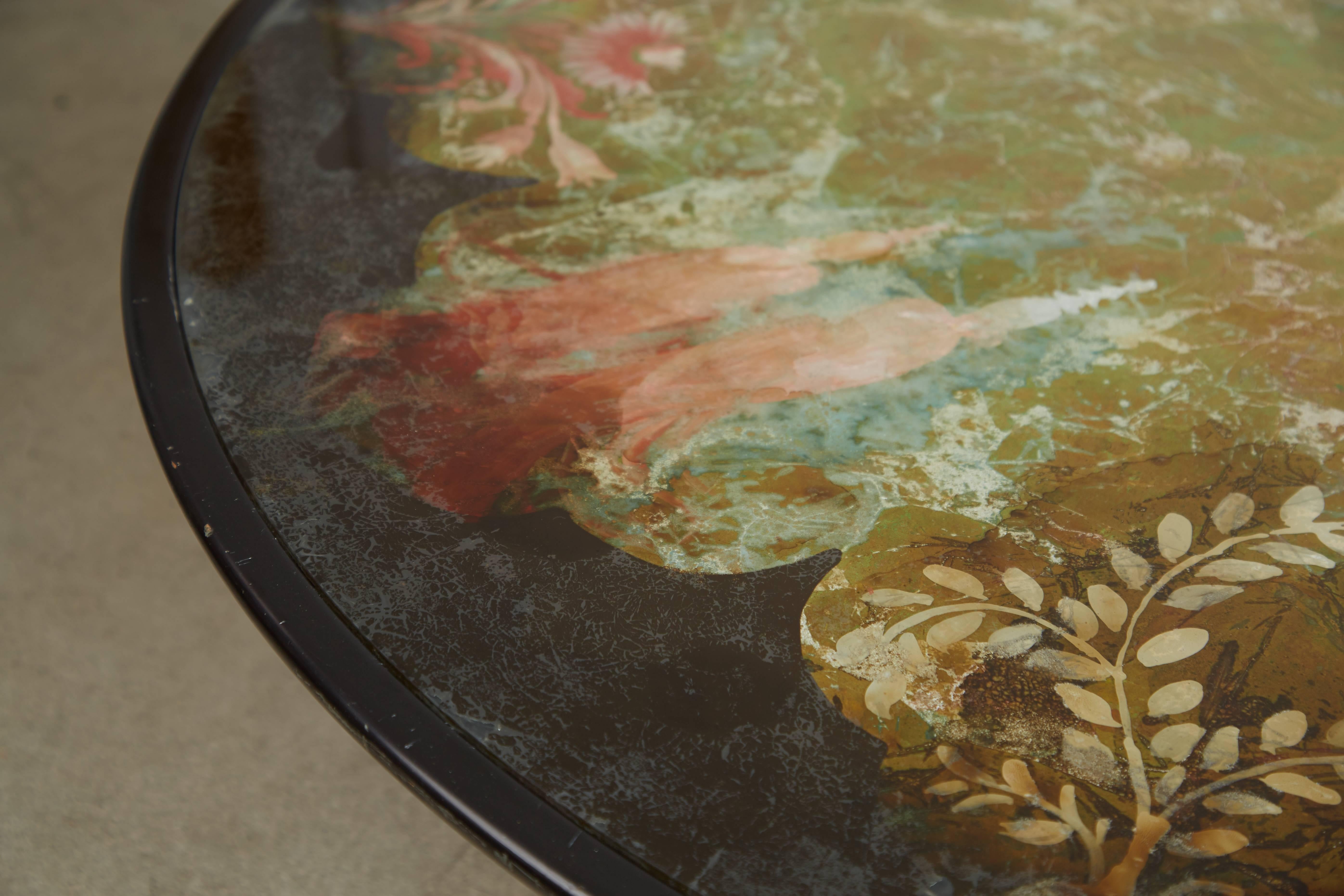 Scandinavian Verre Églomisé Round Floral Painted Coffee Table, circa 1940 1