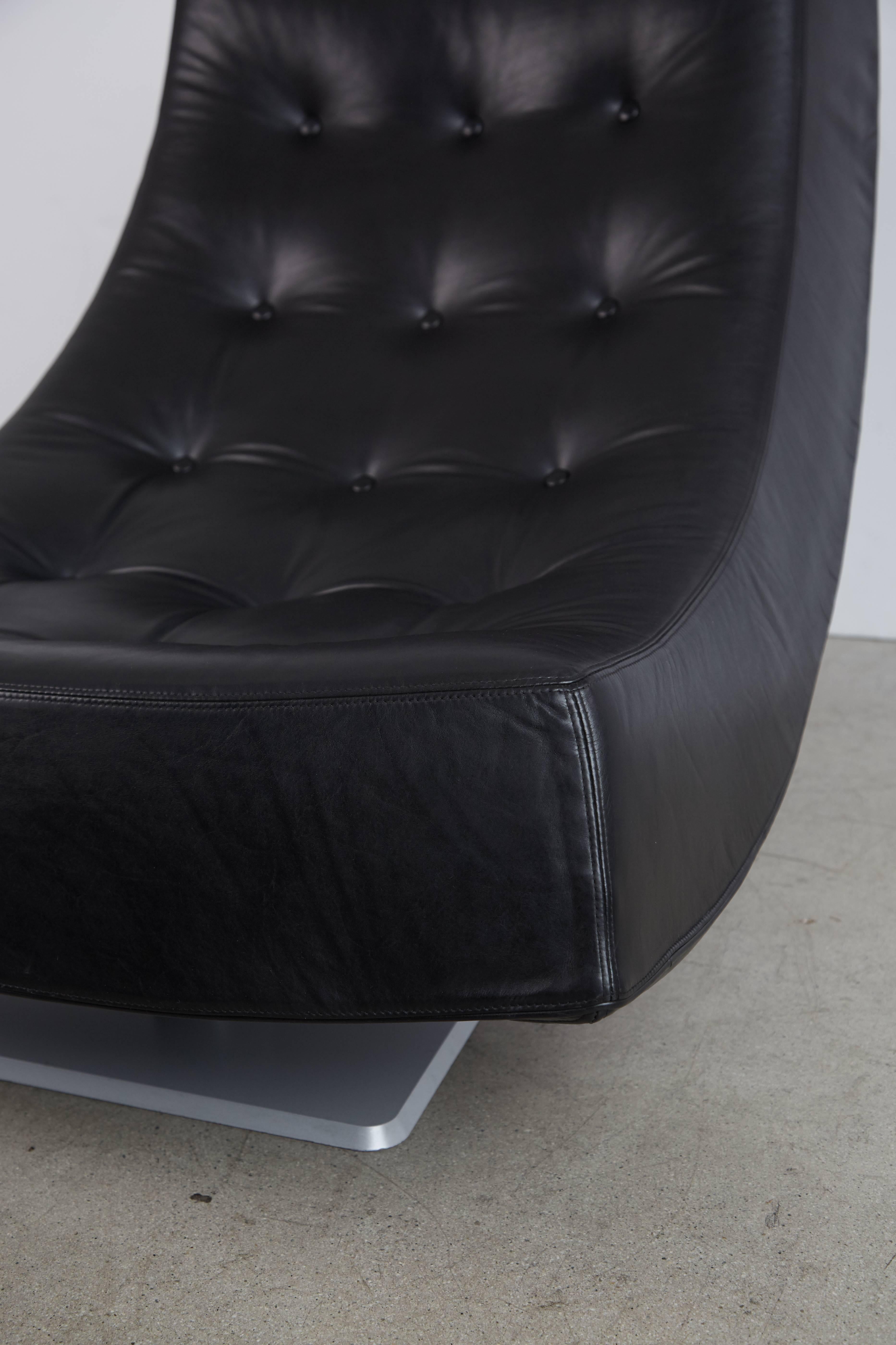 Late 20th Century Large Modern Tufted Black Leather Swivel Scoop Lounge Chairs, Pair, circa 1980