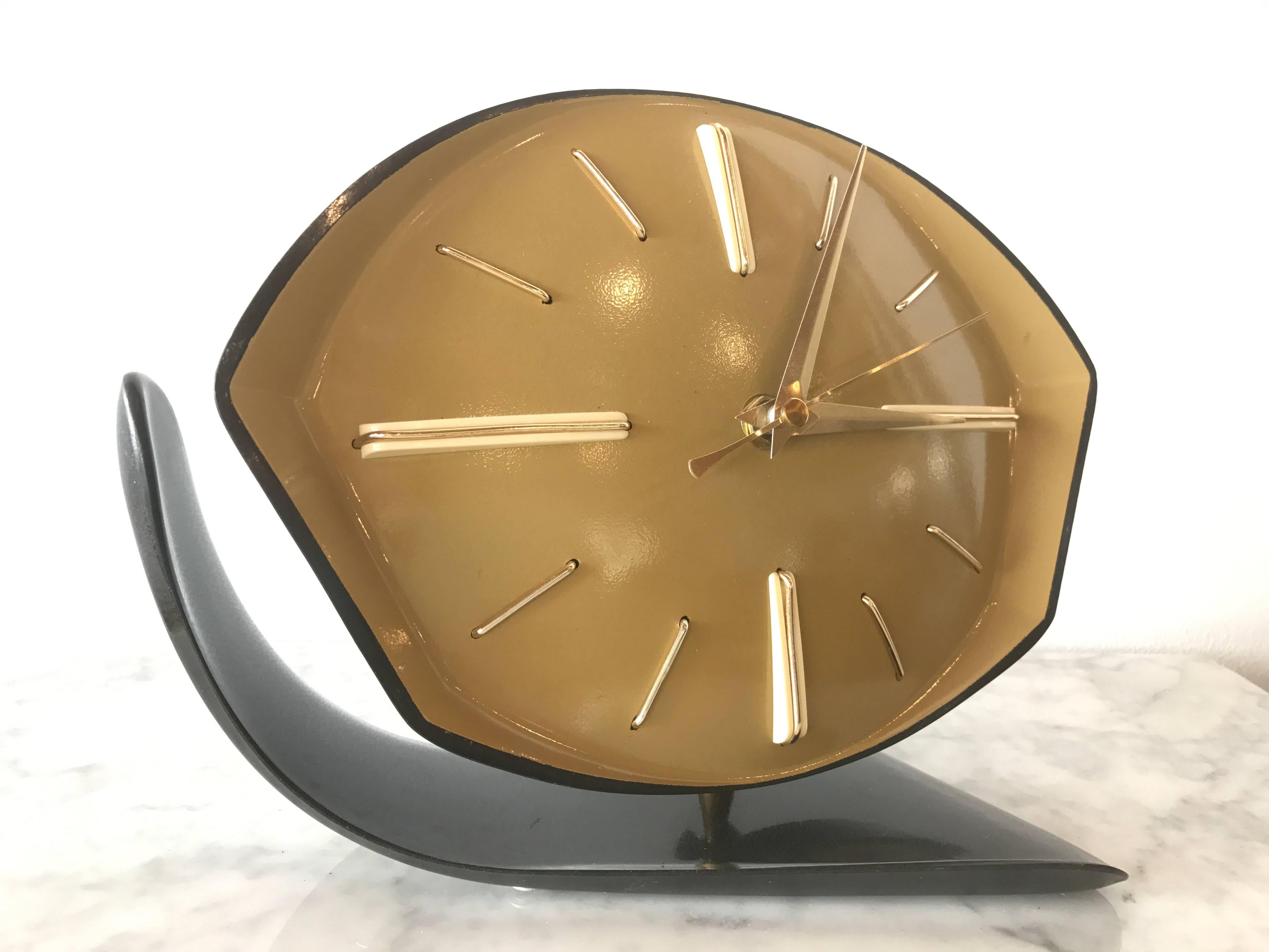 Art Deco Geometric Modern Age Bakelite Table Clock, circa 1940