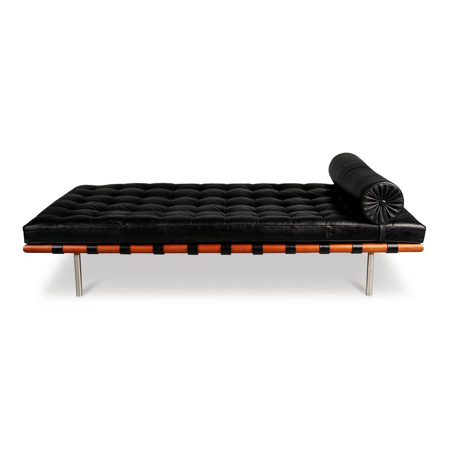 knoll barcelona daybed