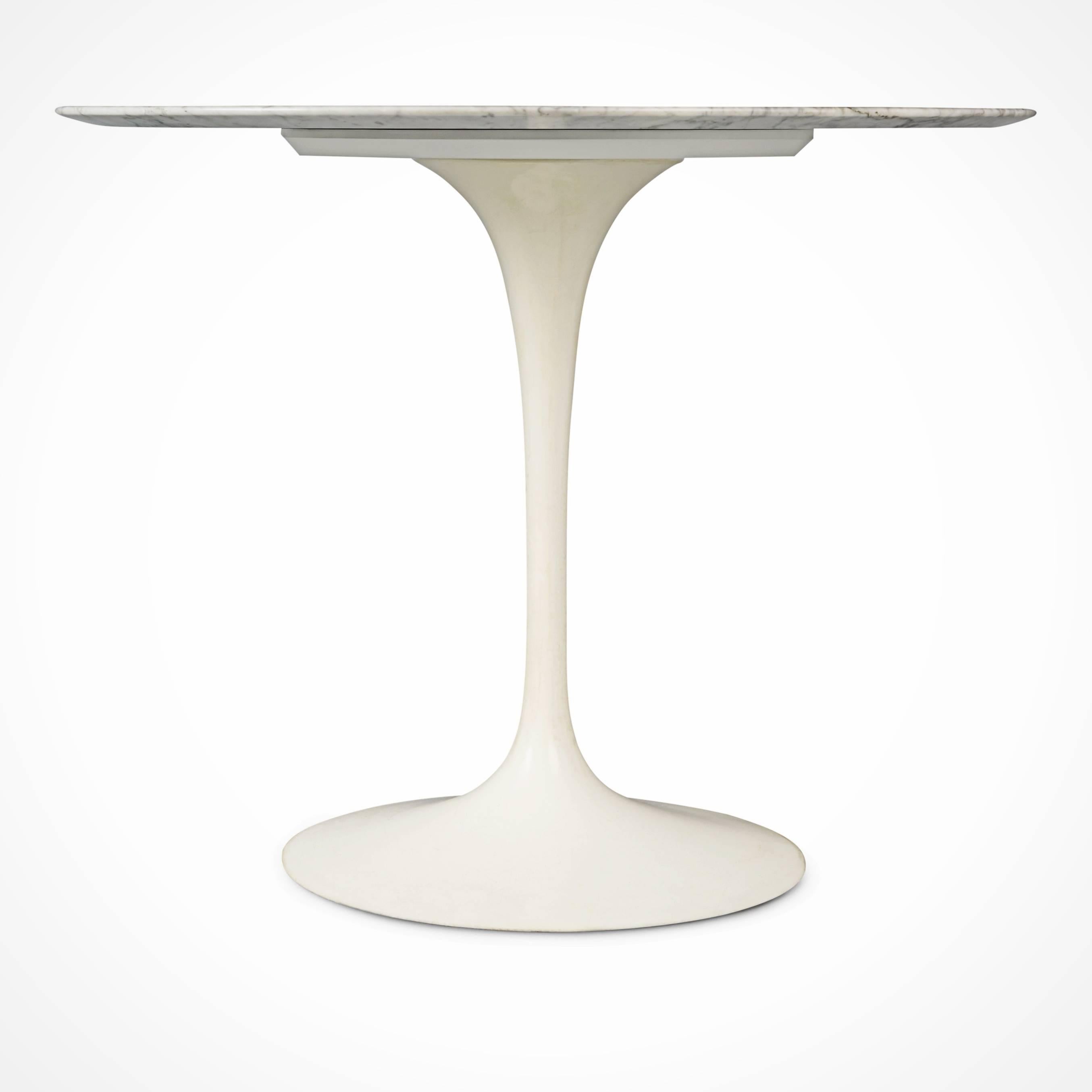 Marble Tulip Dining Table by Eero Saarinen for Knoll International, circa 1970 In Good Condition In Los Angeles, CA