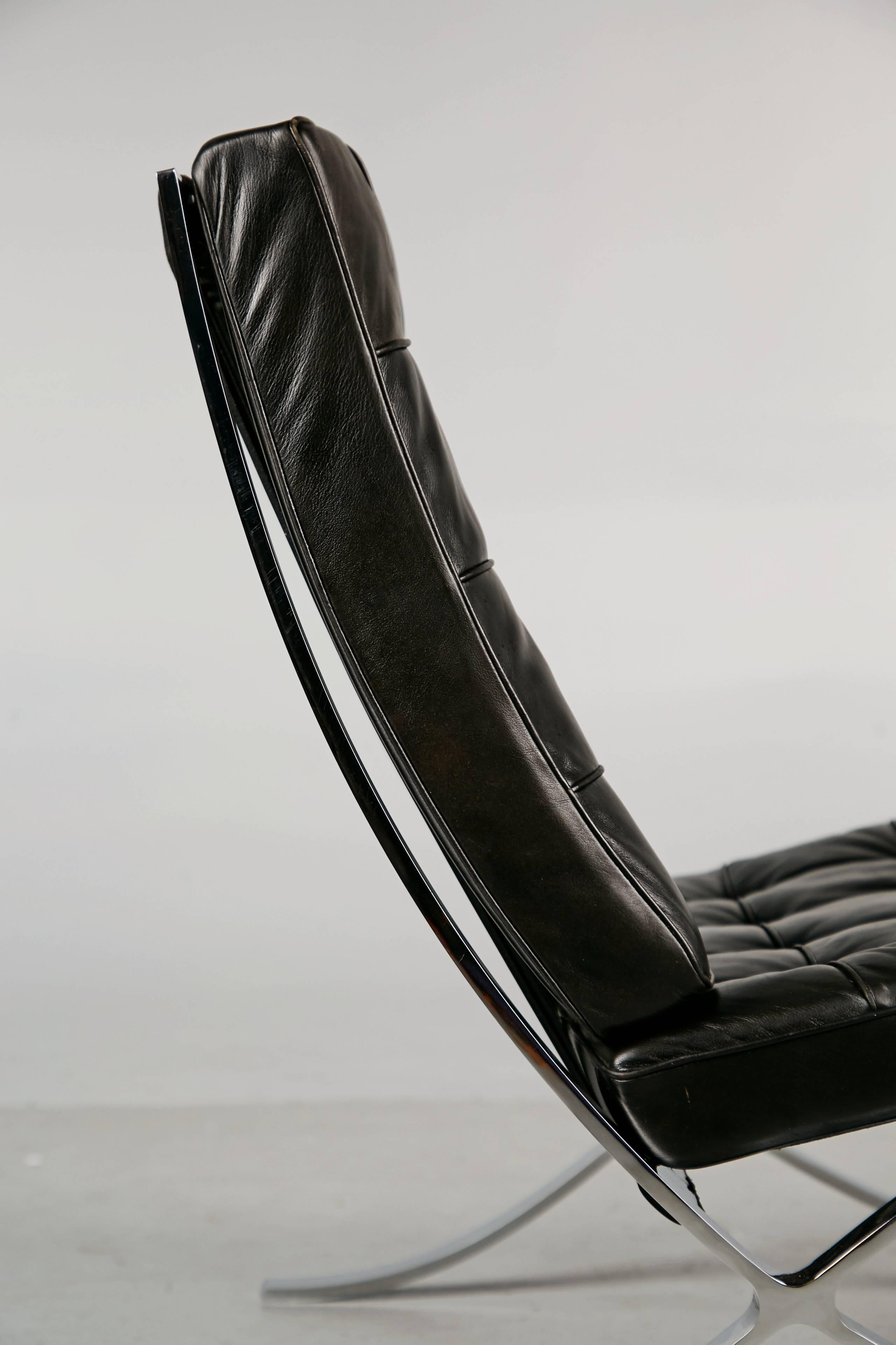 Late 20th Century Signed Knoll Black Leather Barcelona Lounge Chair by Ludwig Mies van der Rohe