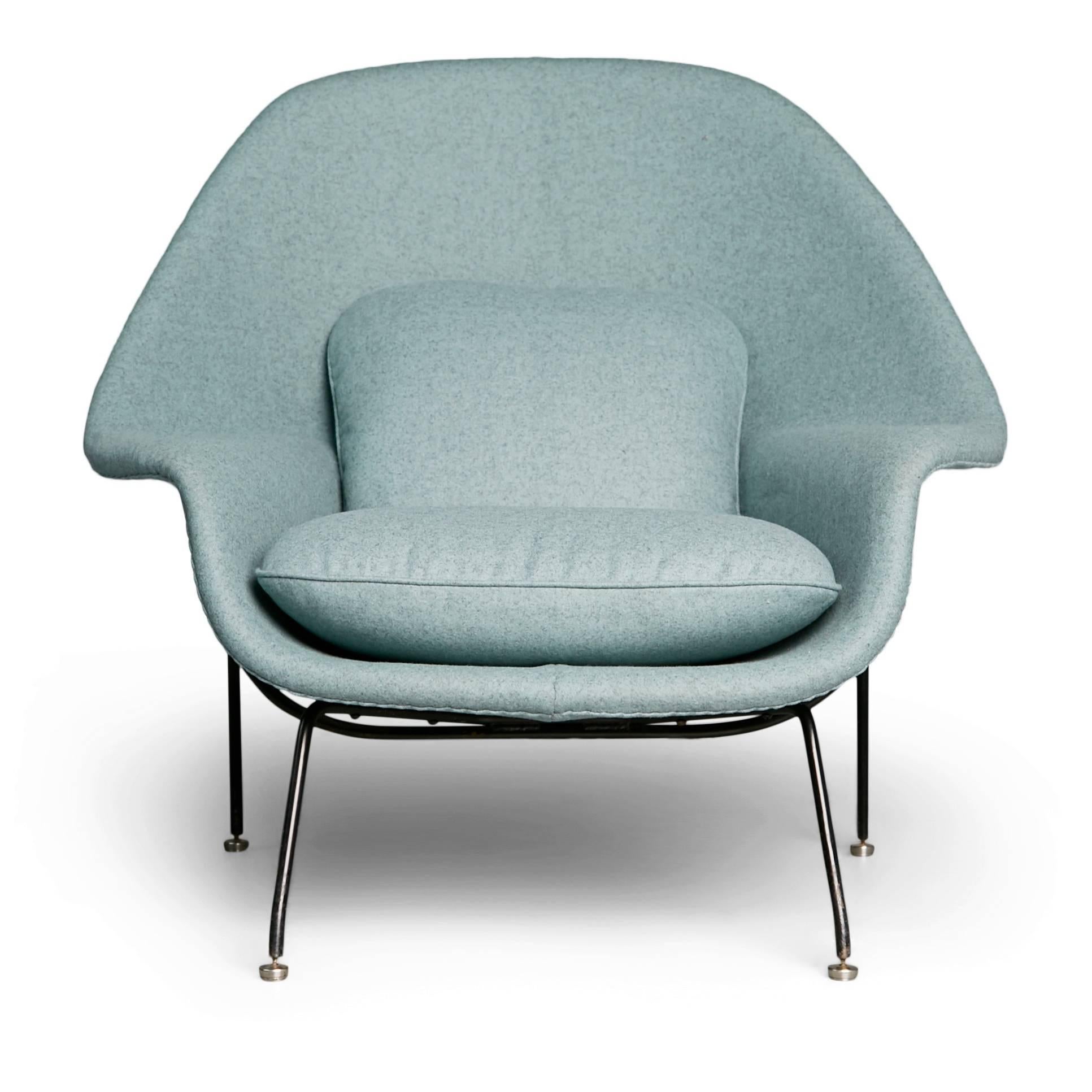 Mid-Century Modern Newly Upholstered Womb Chair and Ottoman by Eero Saarinen for Knoll, circa 1950