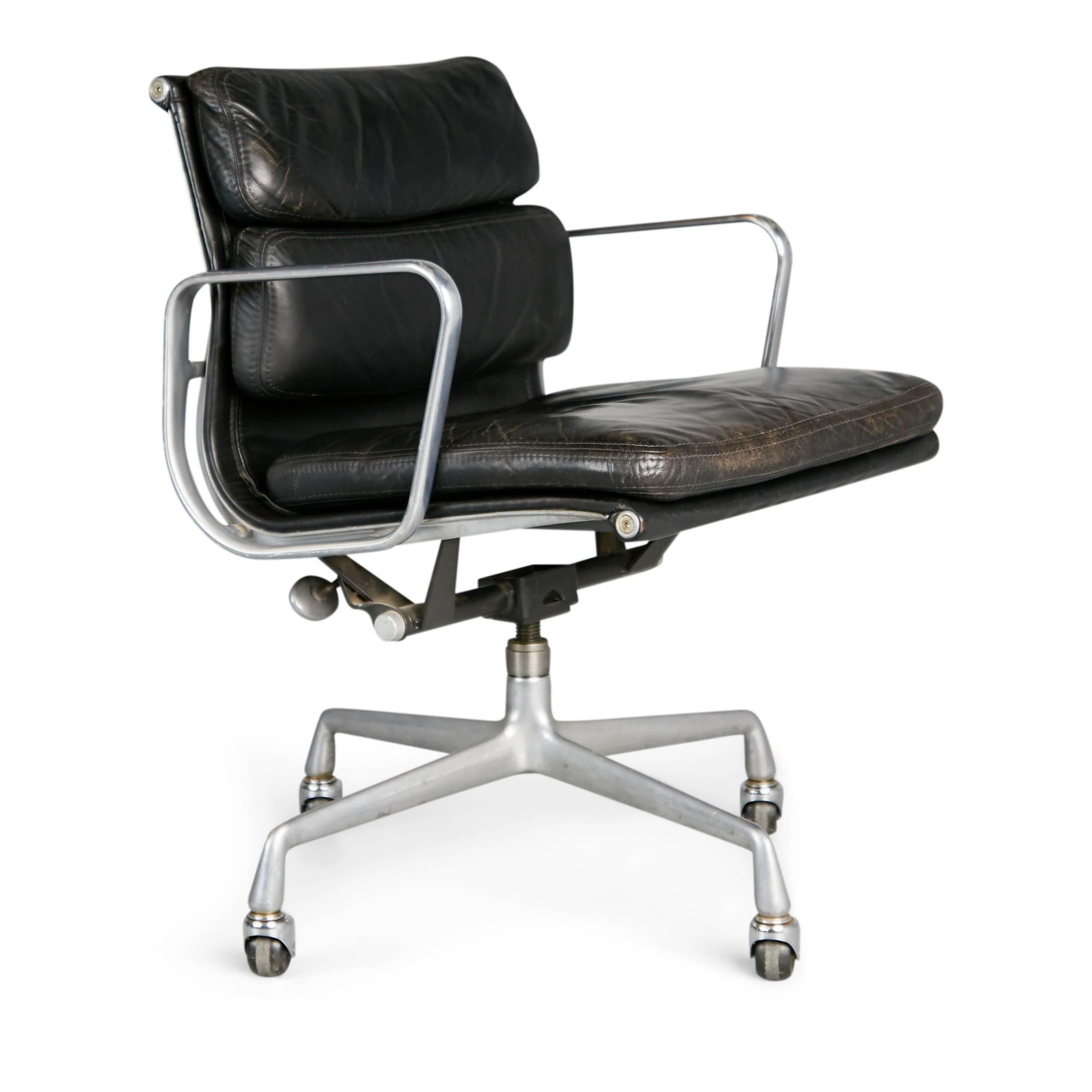 Mid-Century Modern Charles Eames for Herman Miller Black Soft Pad Management Chairs, circa 1980