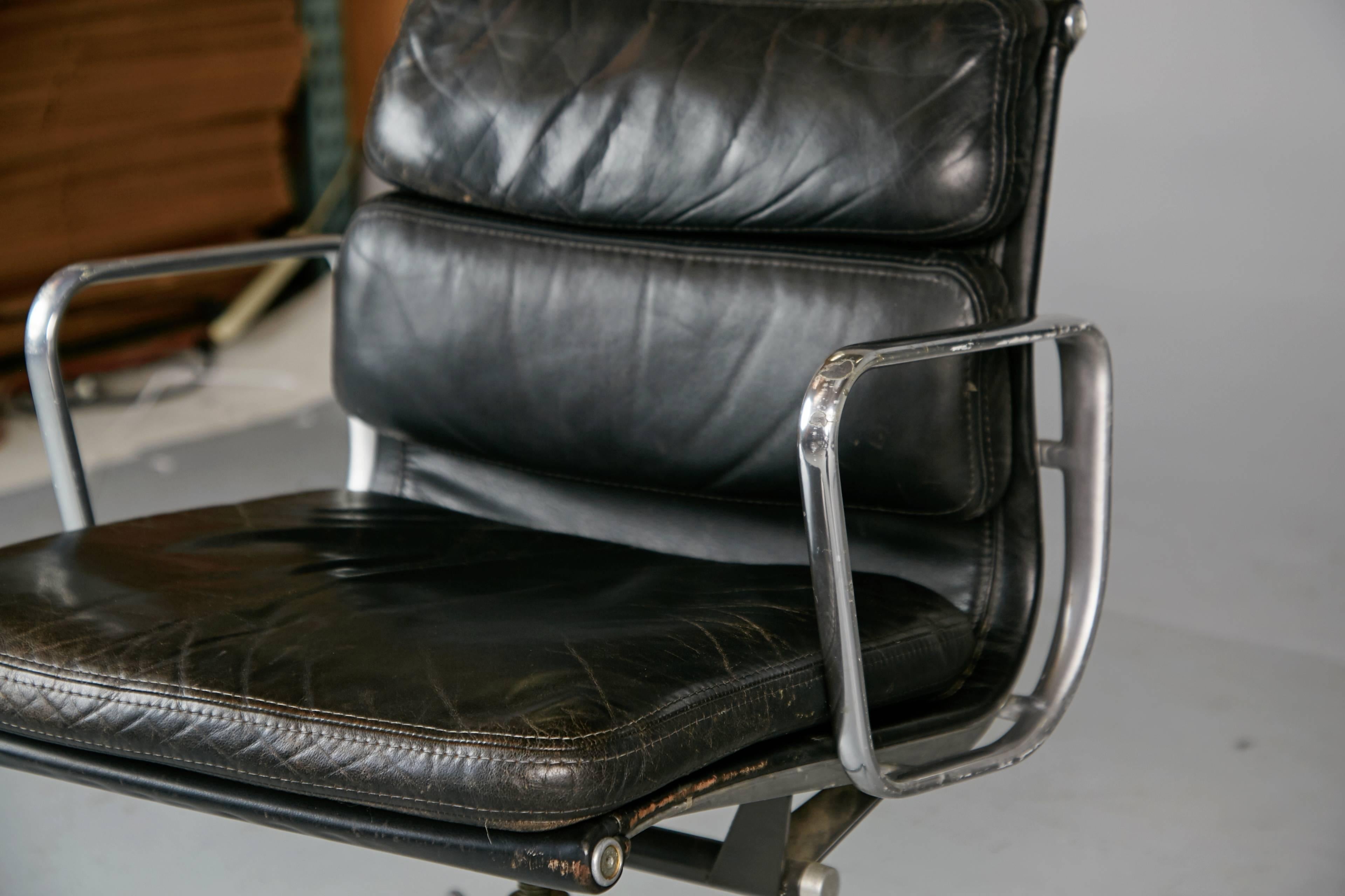 Charles Eames for Herman Miller Black Soft Pad Management Chairs, circa 1980 1