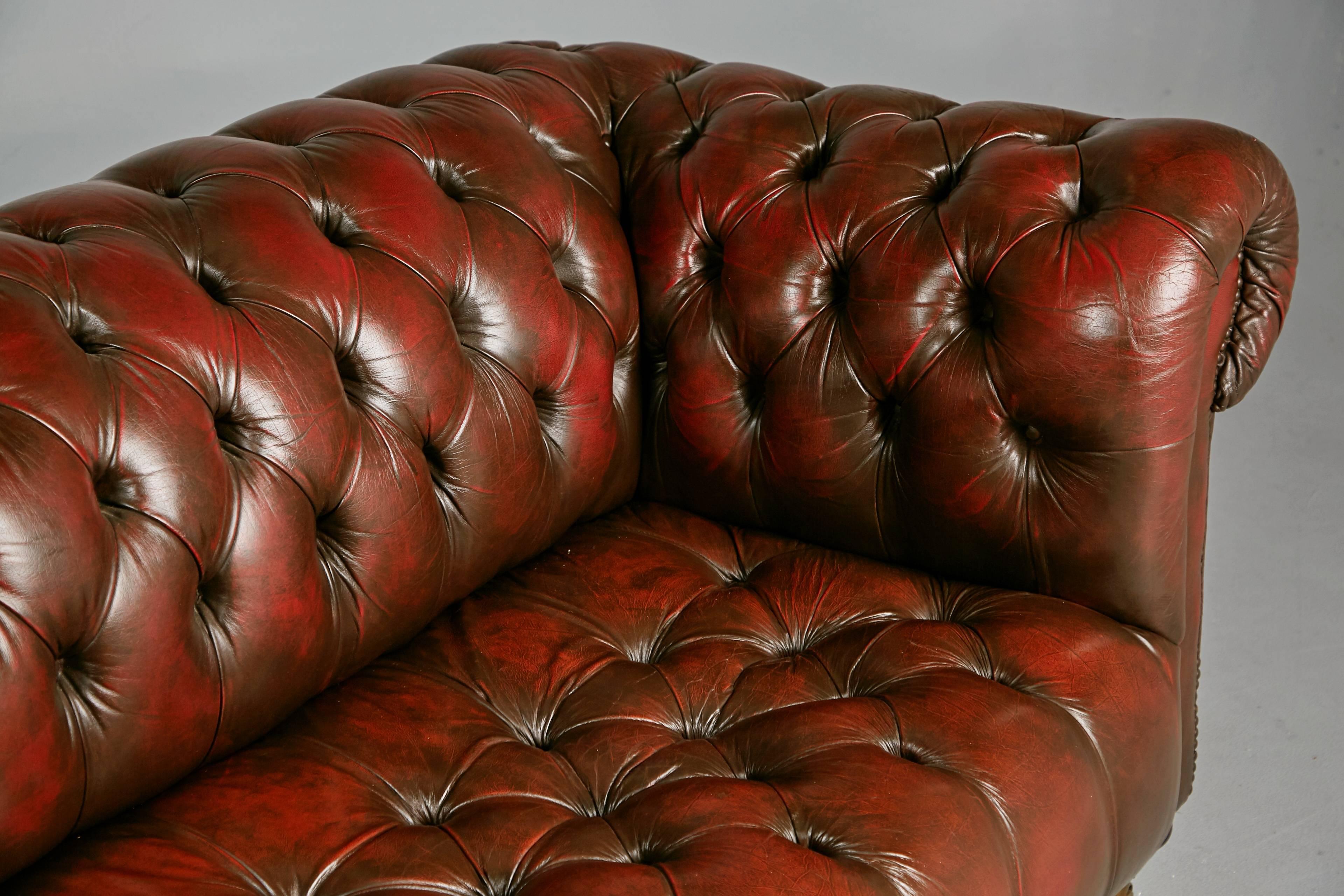 English Georgian Style Distressed Oxblood Leather Chesterfield Sofa, circa 1960 2