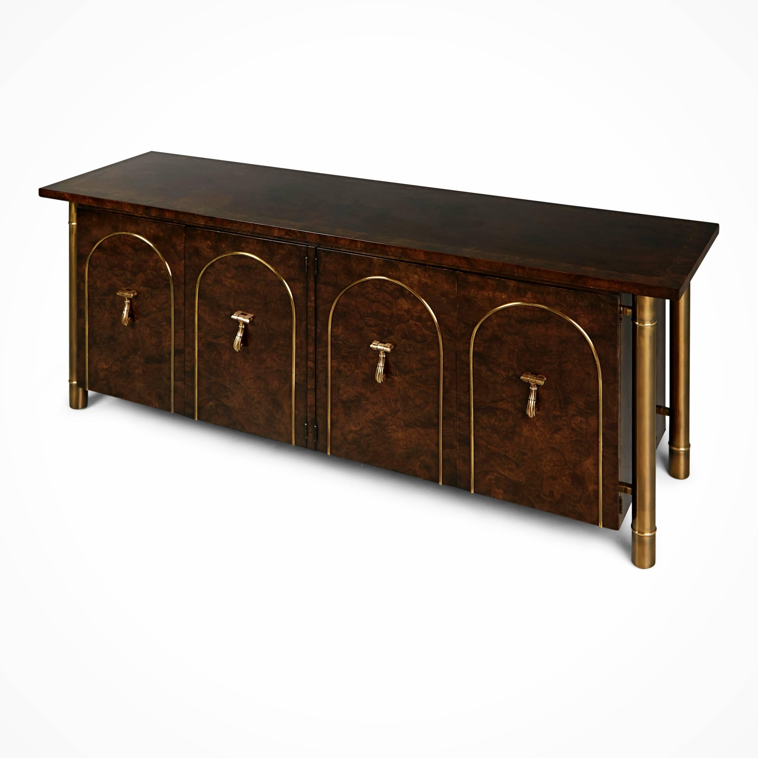 Mastercraft Burled Wood and Brass Credenza by William Doezema, circa 1960 In Excellent Condition In Los Angeles, CA