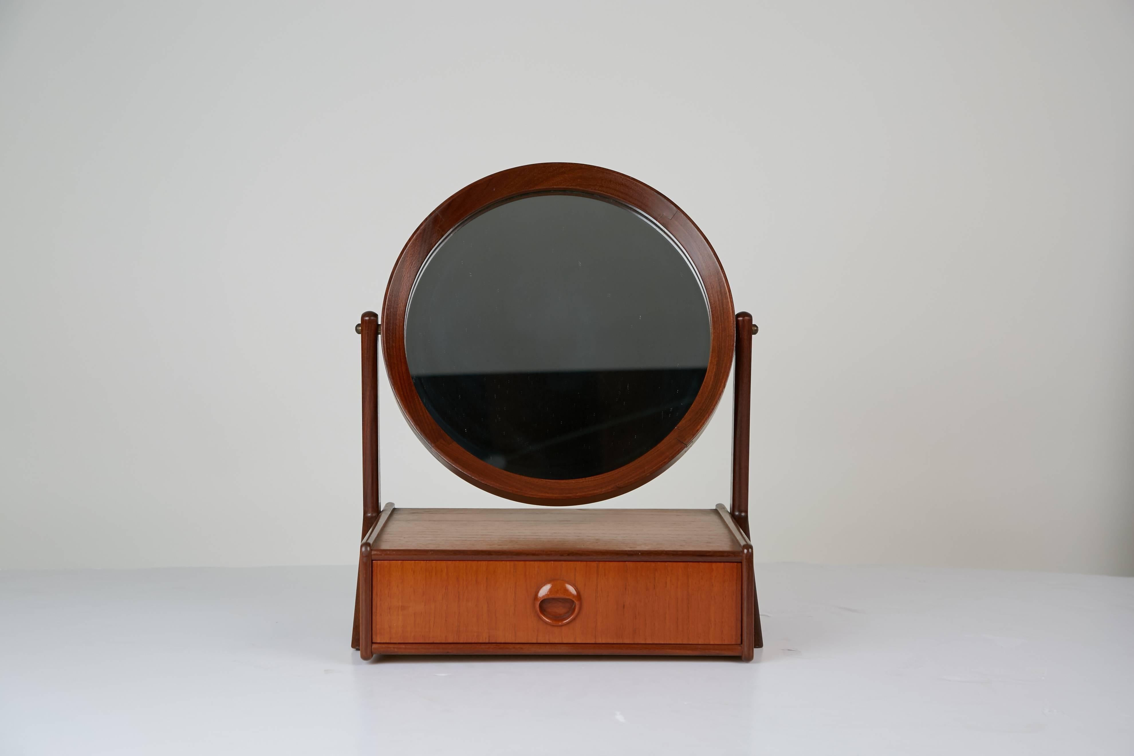 1950 vanity with mirror