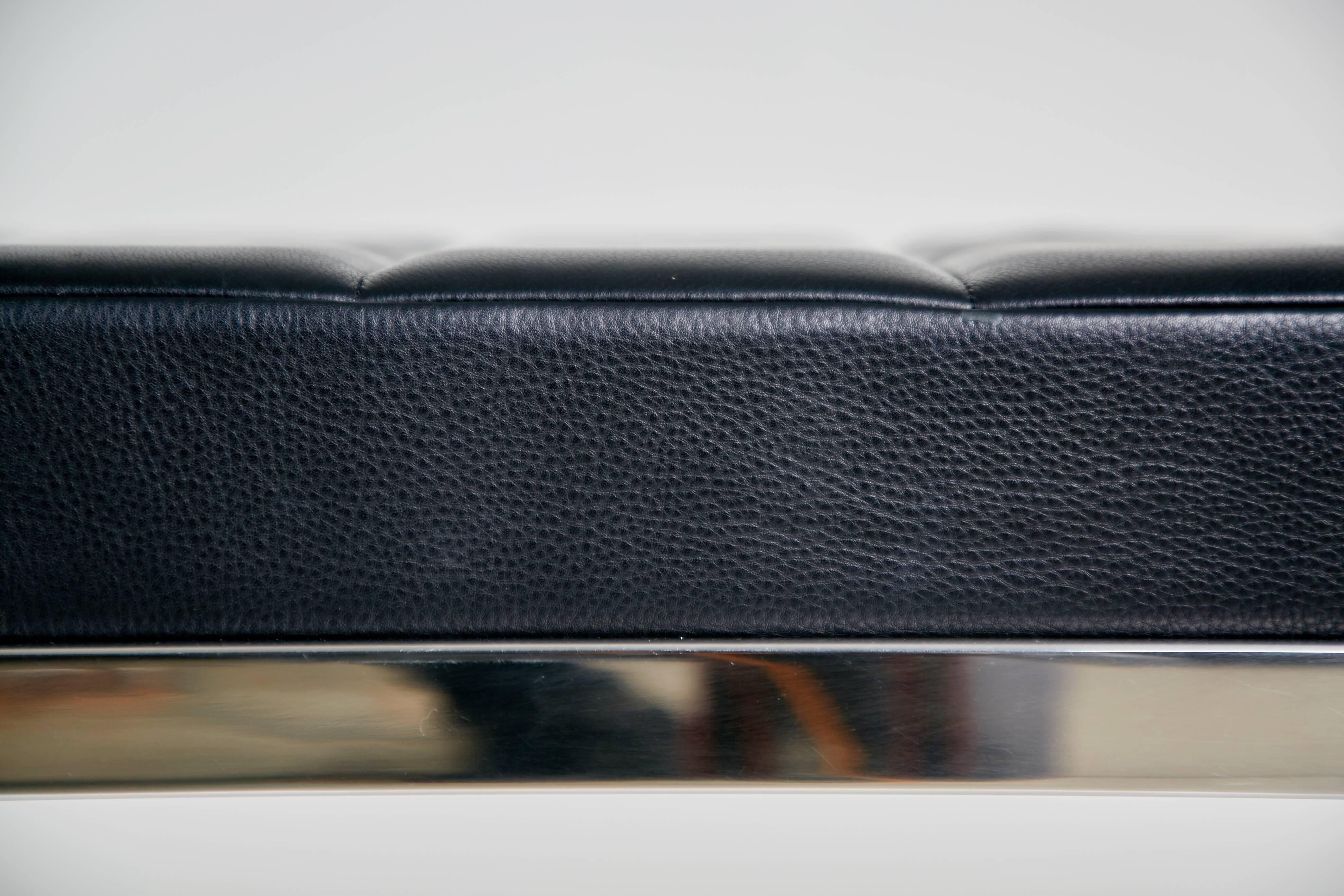 Late 20th Century Modern Black Leather and Chromed Steel Bench from Tribune Towers, circa 1990