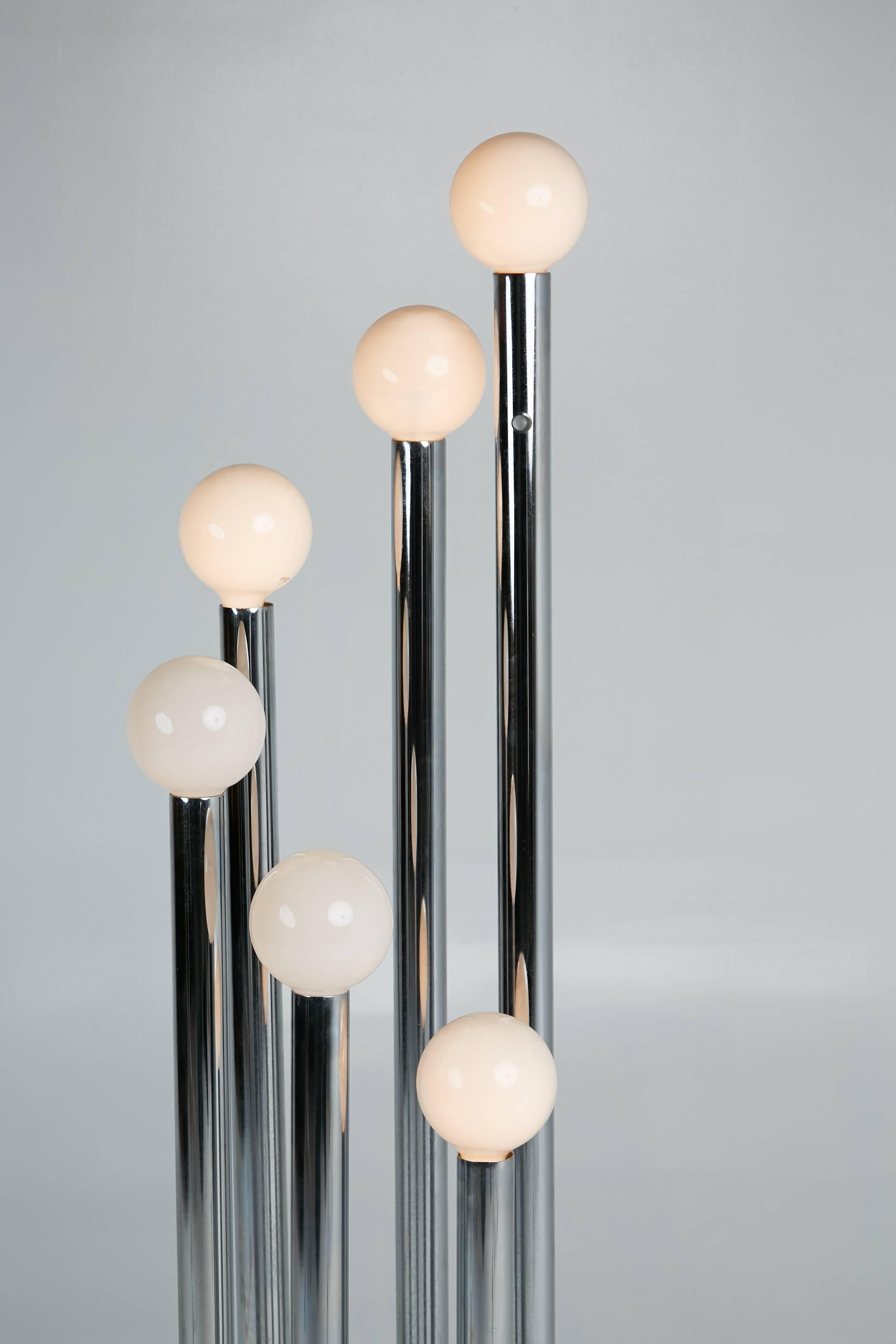Mid-Century Modern Modern 70s Chrome Multi Bulb Standing Floor Lamp, circa 1970