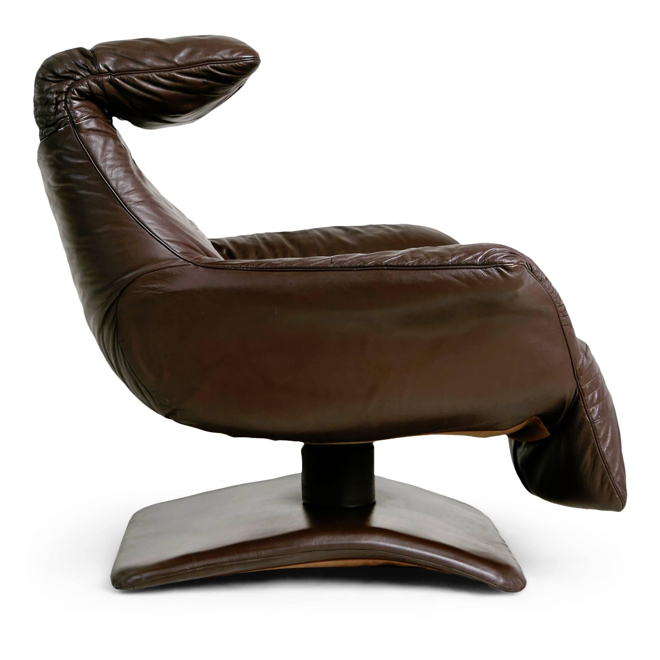 Late 20th Century Scandinavian Modern Leather Club Chairs with Adjustable Headrests, Pair
