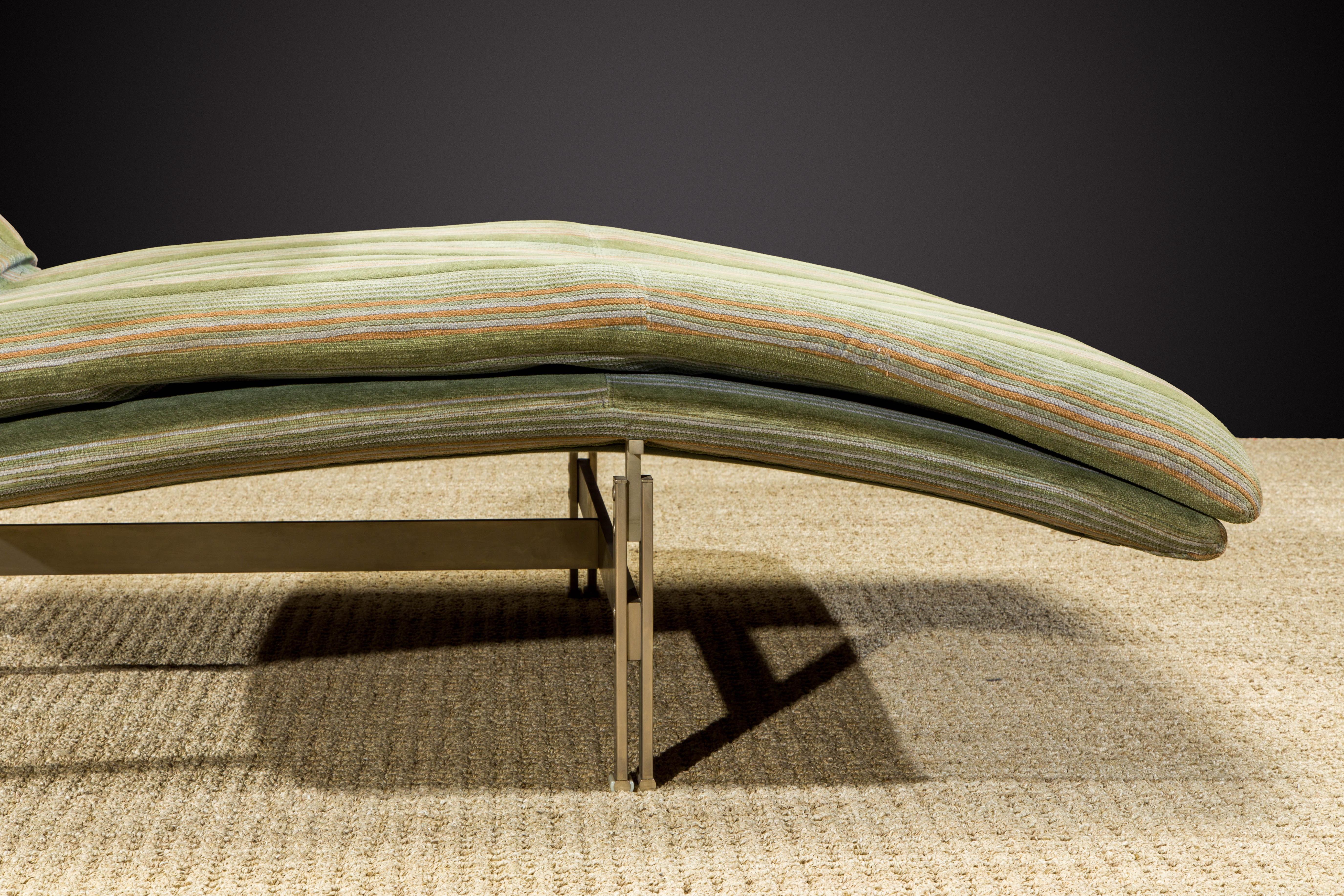 'Wave' Chaise Lounge by Giovanni Offredi for Saporiti Italia, circa 1980, Signed In Good Condition In Los Angeles, CA