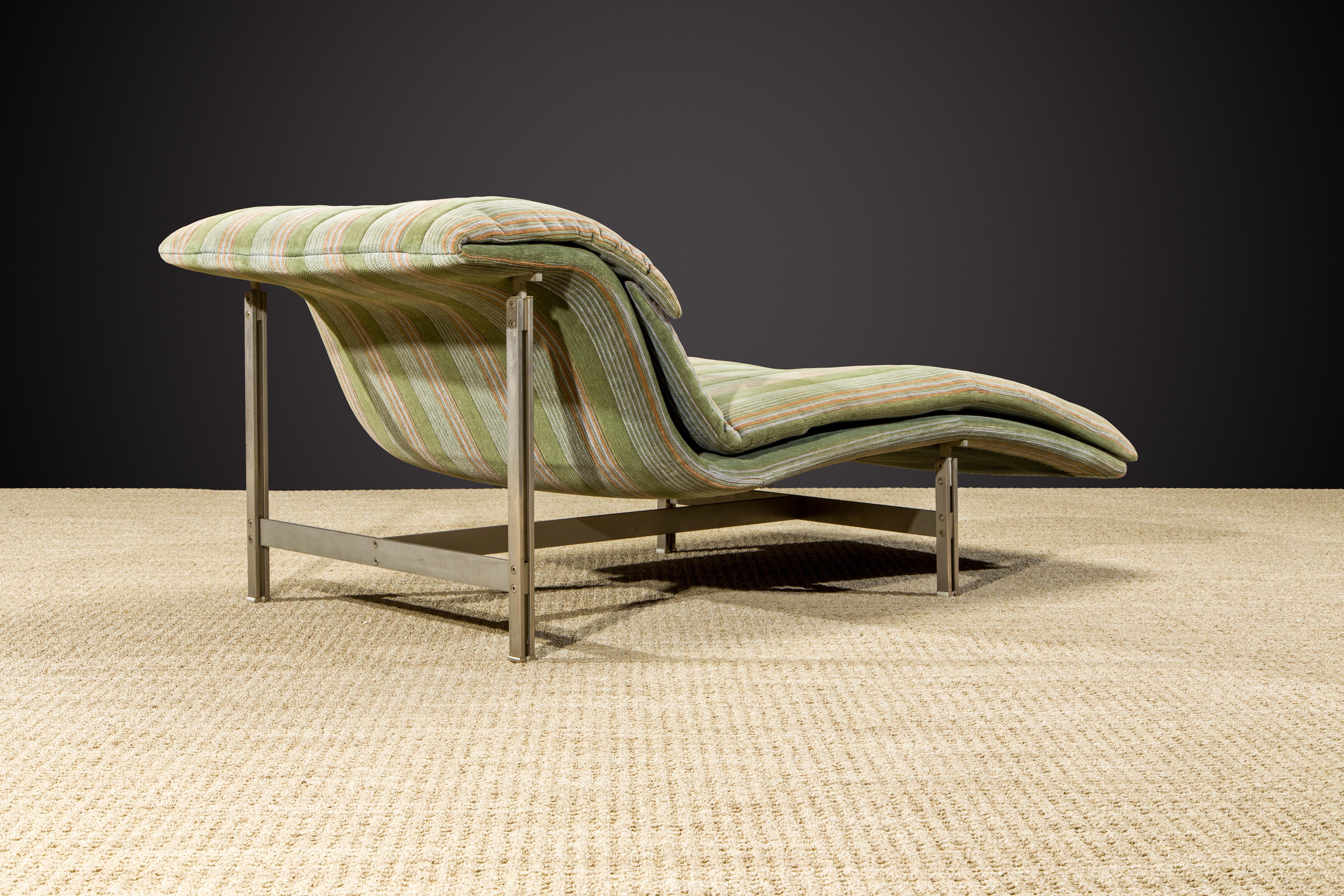 Late 20th Century 'Wave' Chaise Lounge by Giovanni Offredi for Saporiti Italia, circa 1980, Signed