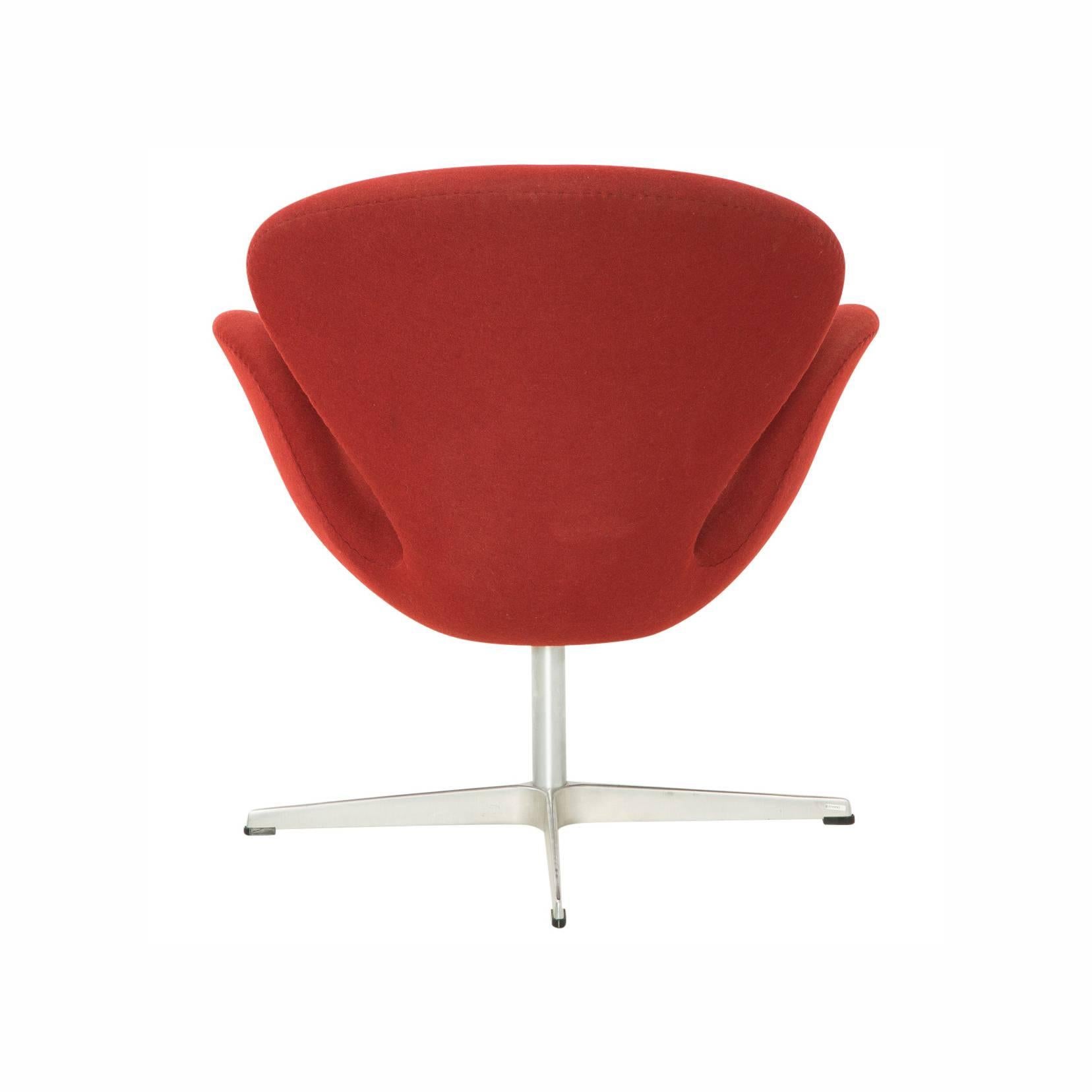 Mid-Century Modern Arne Jacobsen Swan Chair for Fritz Hansen
