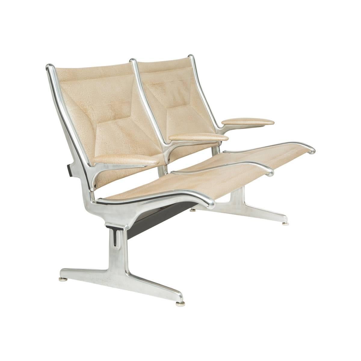 Eames für Herman Miller: Tandem-Flughafenstuhl mit zwei Sitzen (amerikanisch) im Angebot