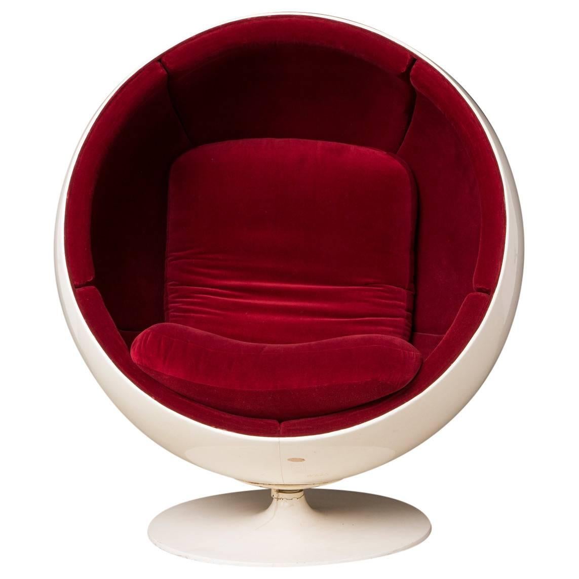 ball chair red