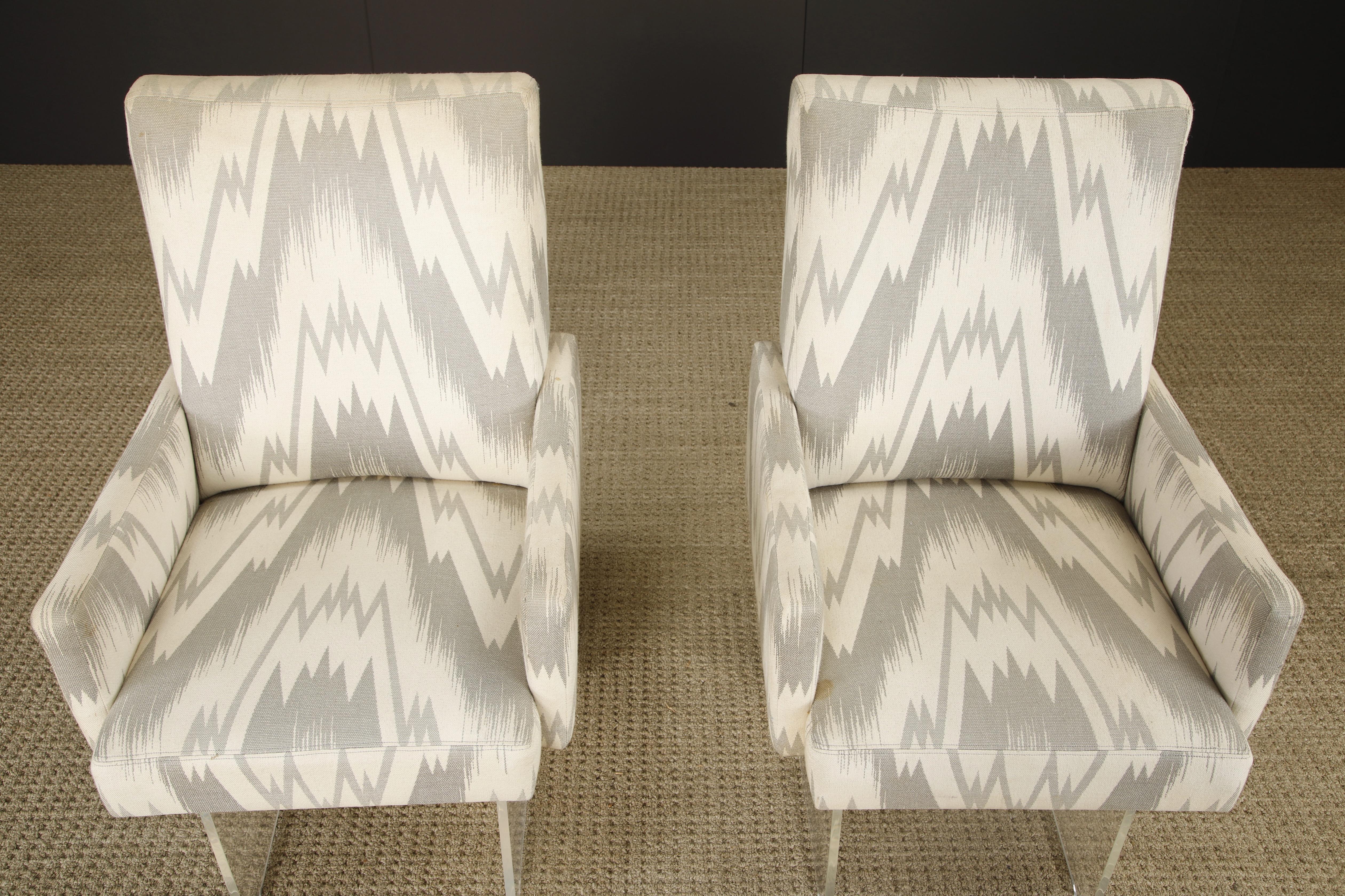 American Pair of Vladimir Kagan 'Clos' Lucite Armchairs, circa 1970s, Signed For Sale