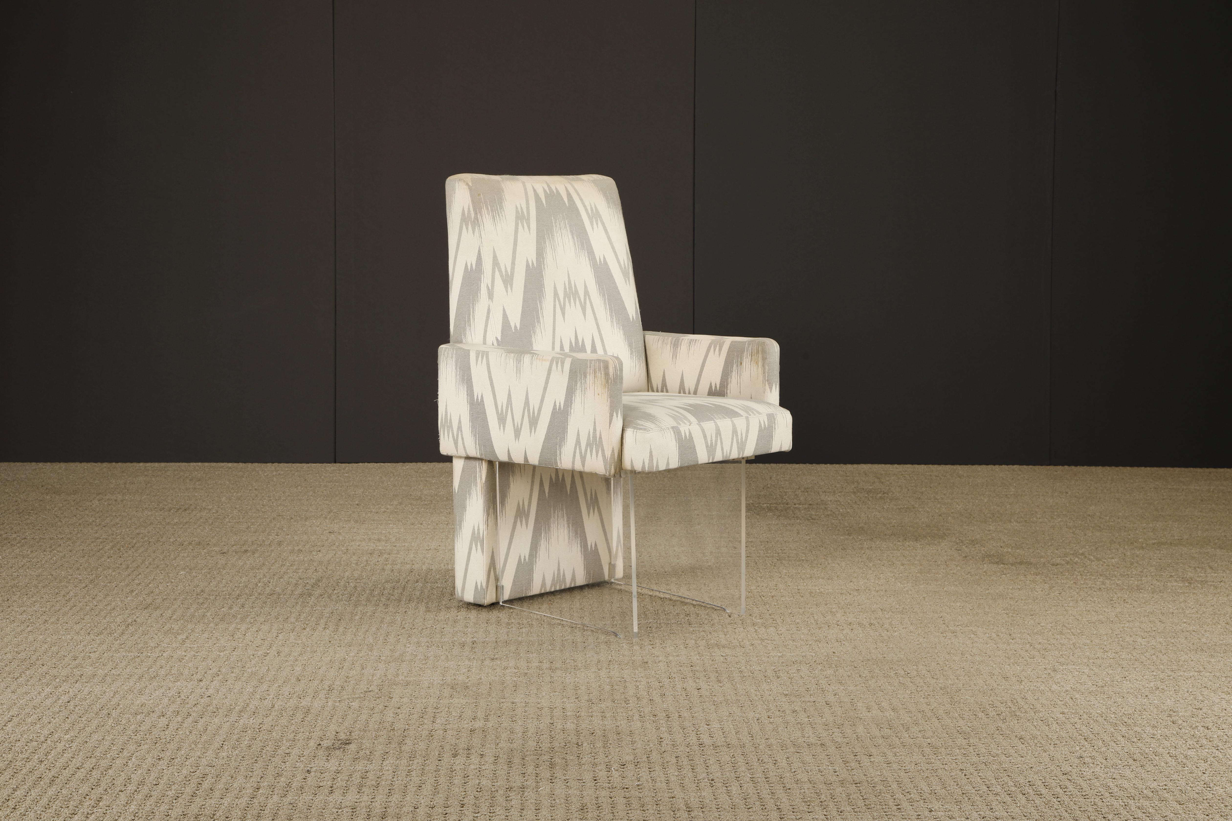 Pair of Vladimir Kagan 'Clos' Lucite Armchairs, circa 1970s, Signed For Sale 4