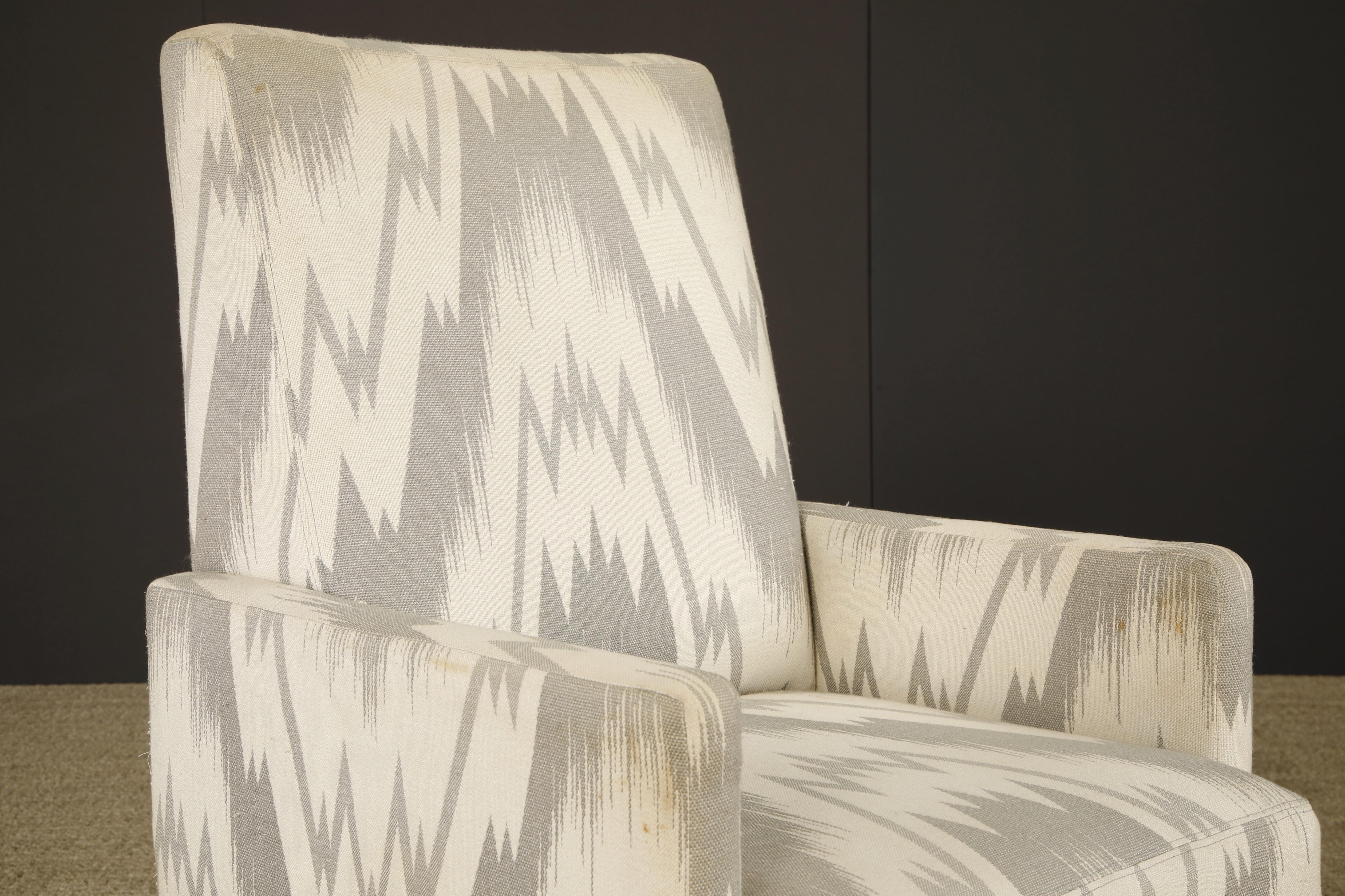 Pair of Vladimir Kagan 'Clos' Lucite Armchairs, circa 1970s, Signed For Sale 7