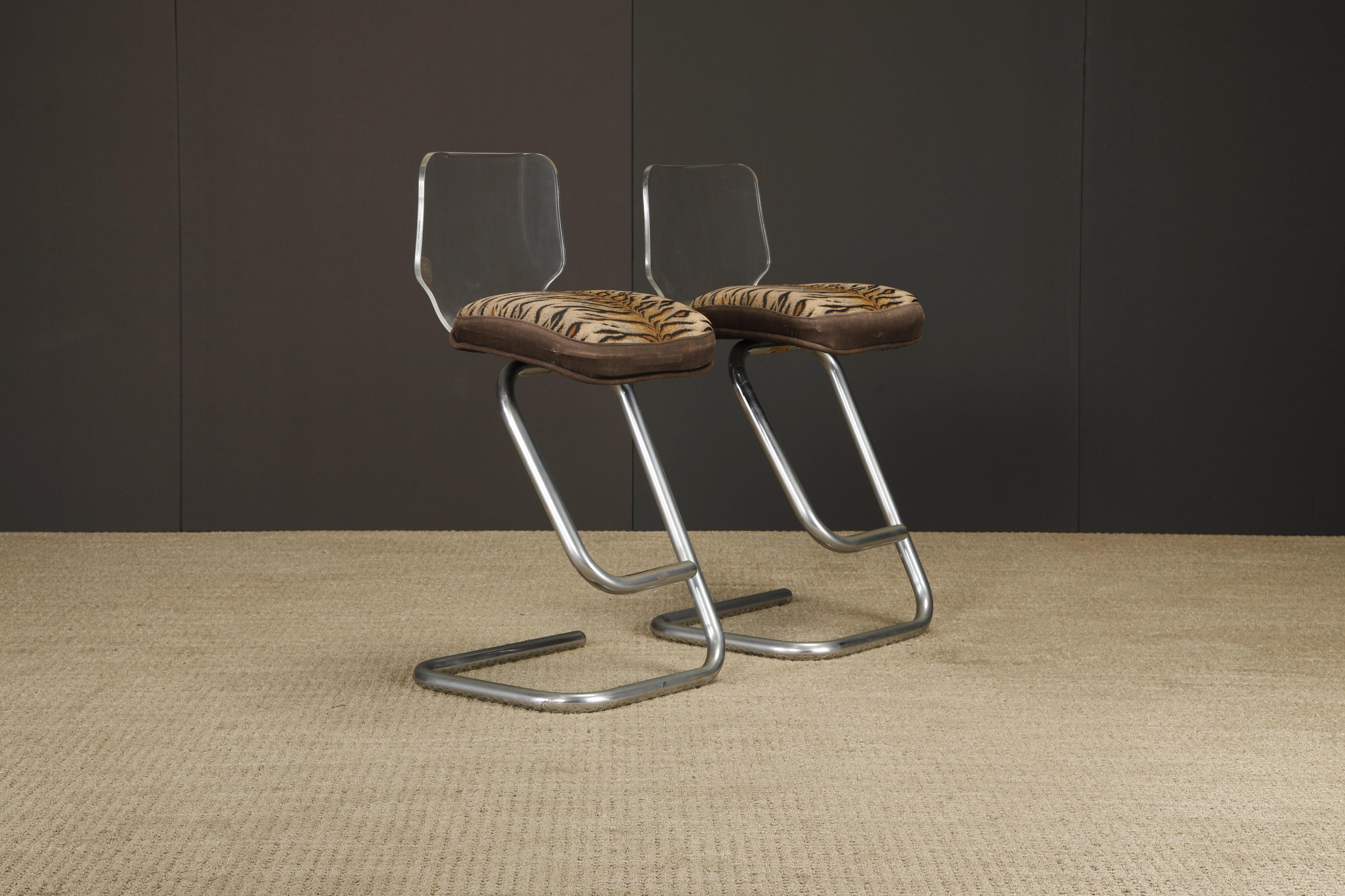 Italian Pair of Lucite and Chrome Barstools by Luigi Bardini for Miniforms Italy, 1970s For Sale
