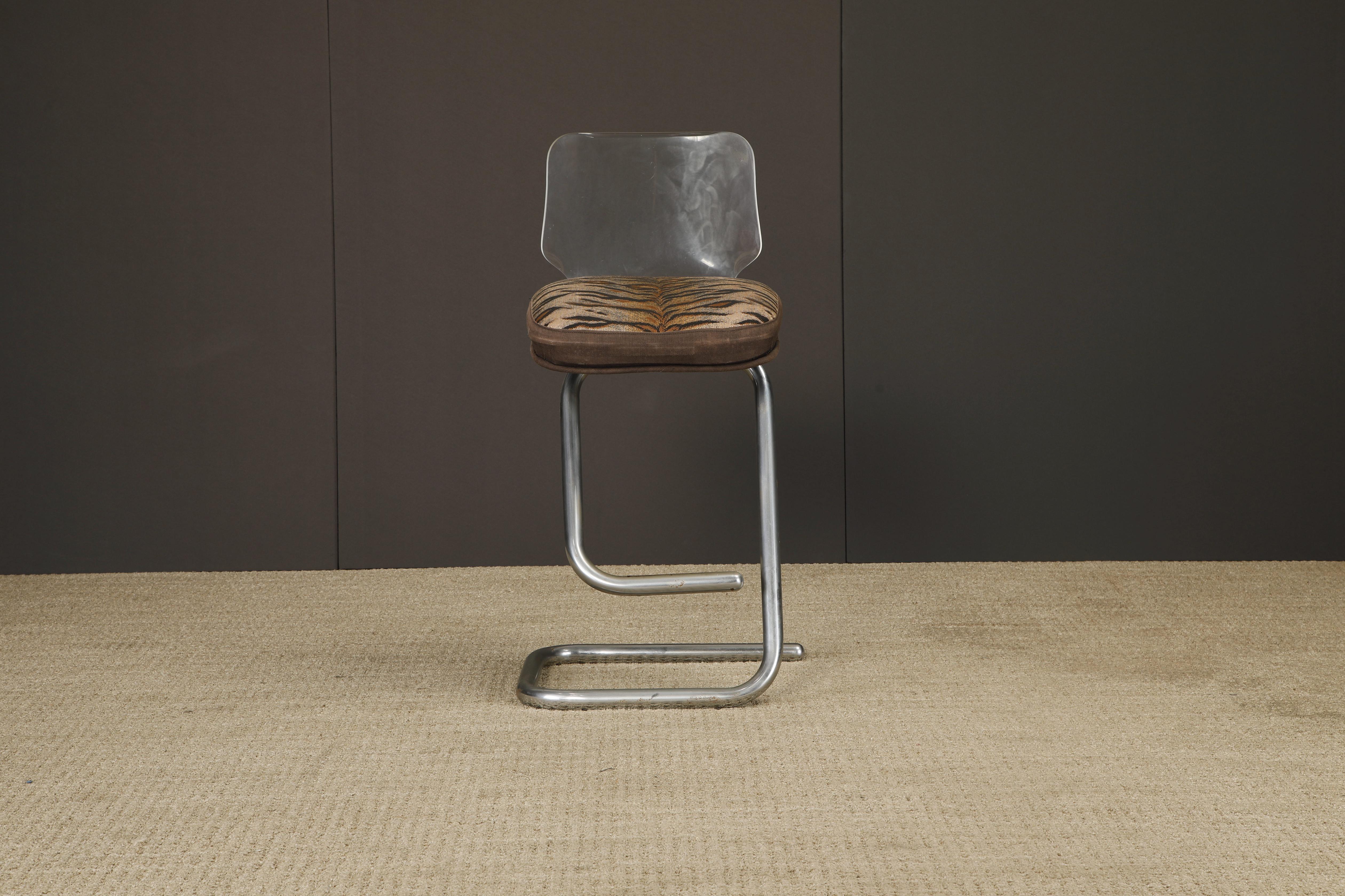 Pair of Lucite and Chrome Barstools by Luigi Bardini for Miniforms Italy, 1970s For Sale 1