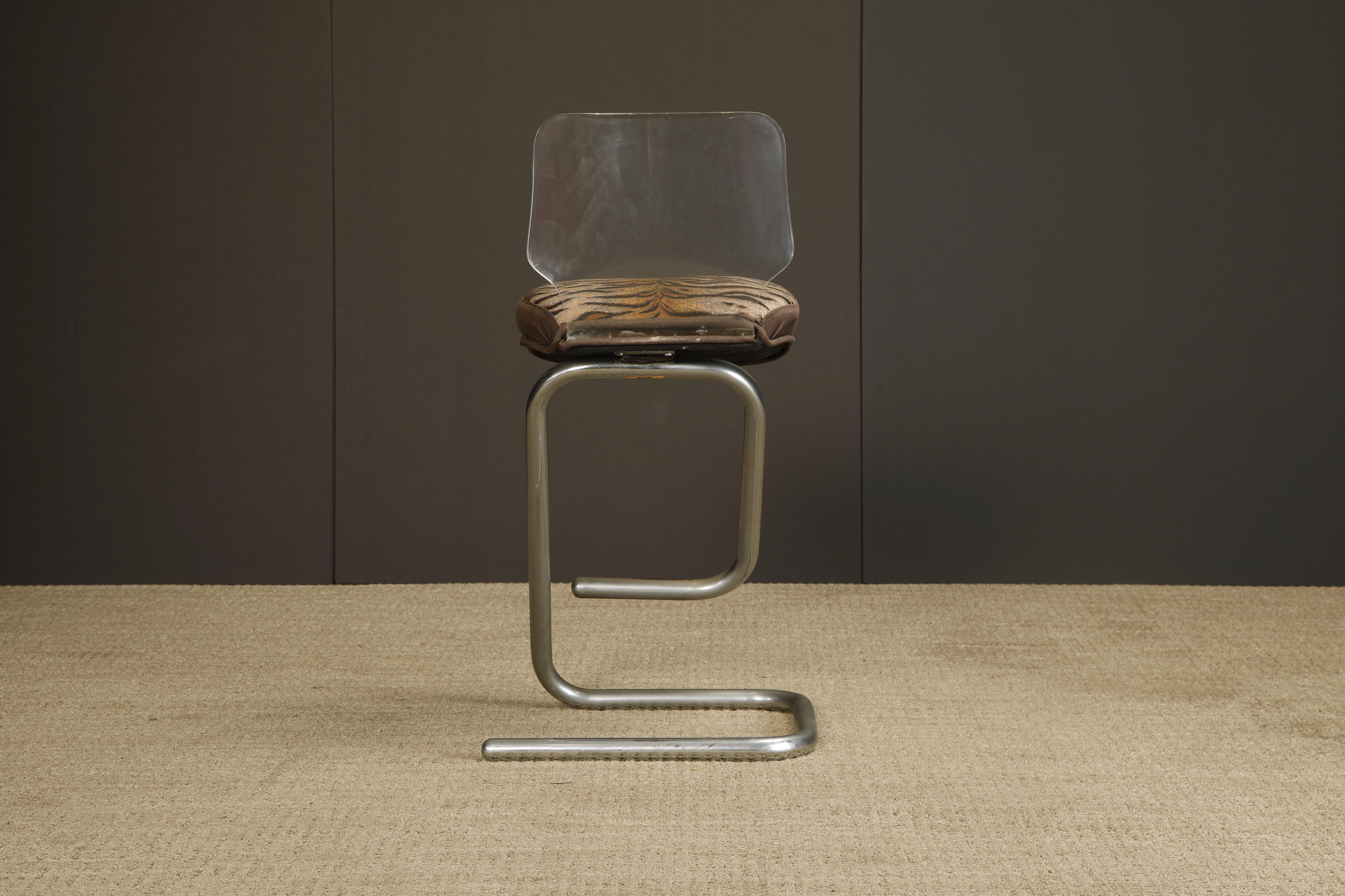 Pair of Lucite and Chrome Barstools by Luigi Bardini for Miniforms Italy, 1970s For Sale 10