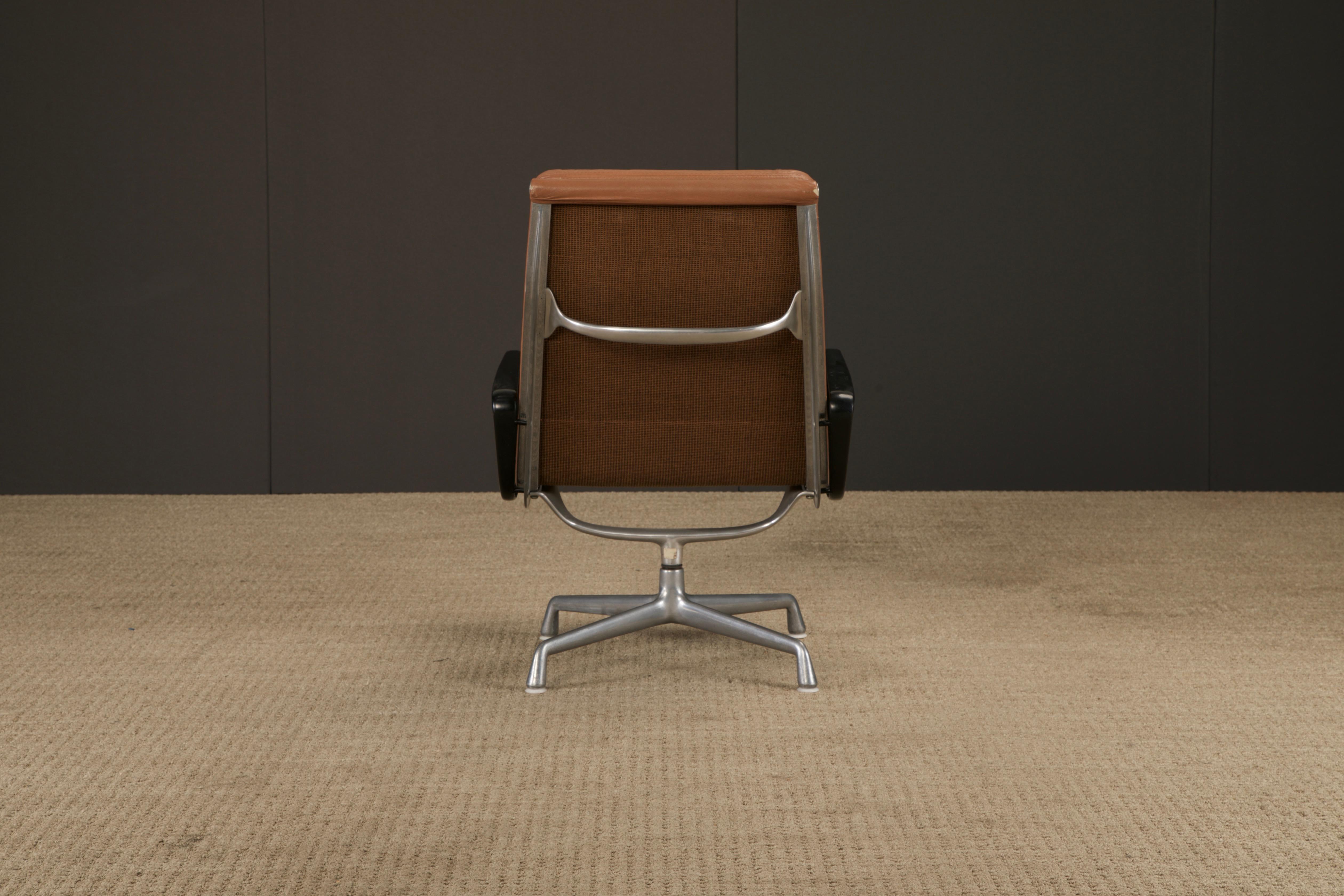 1970er Modell 'EA-416' Soft Pad Chair von Charles Eames für Herman Miller, signiert im Angebot 10