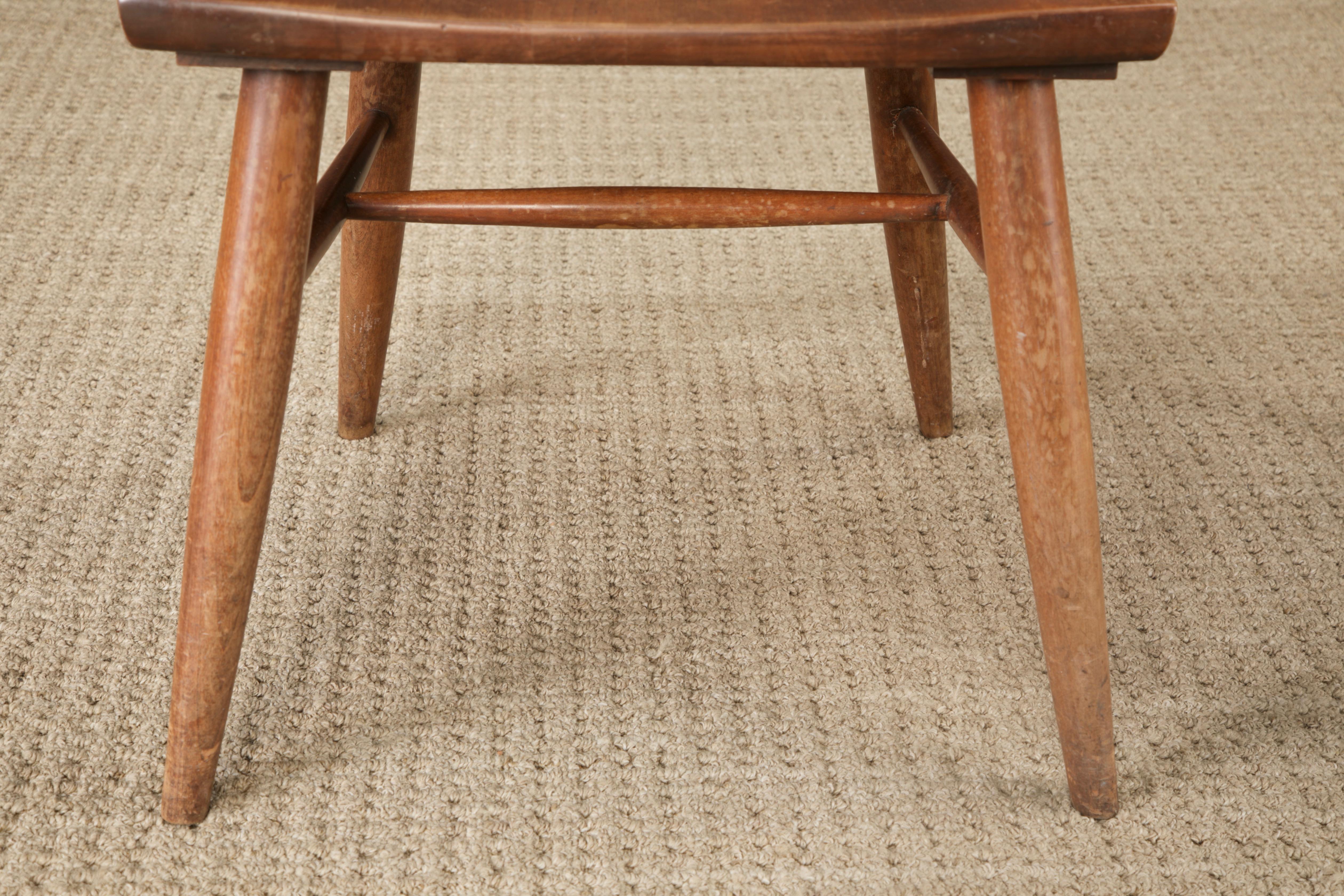 20ième siècle Fauteuils à dossier en cerisier massif du milieu du siècle de Willett Furniture Company en vente