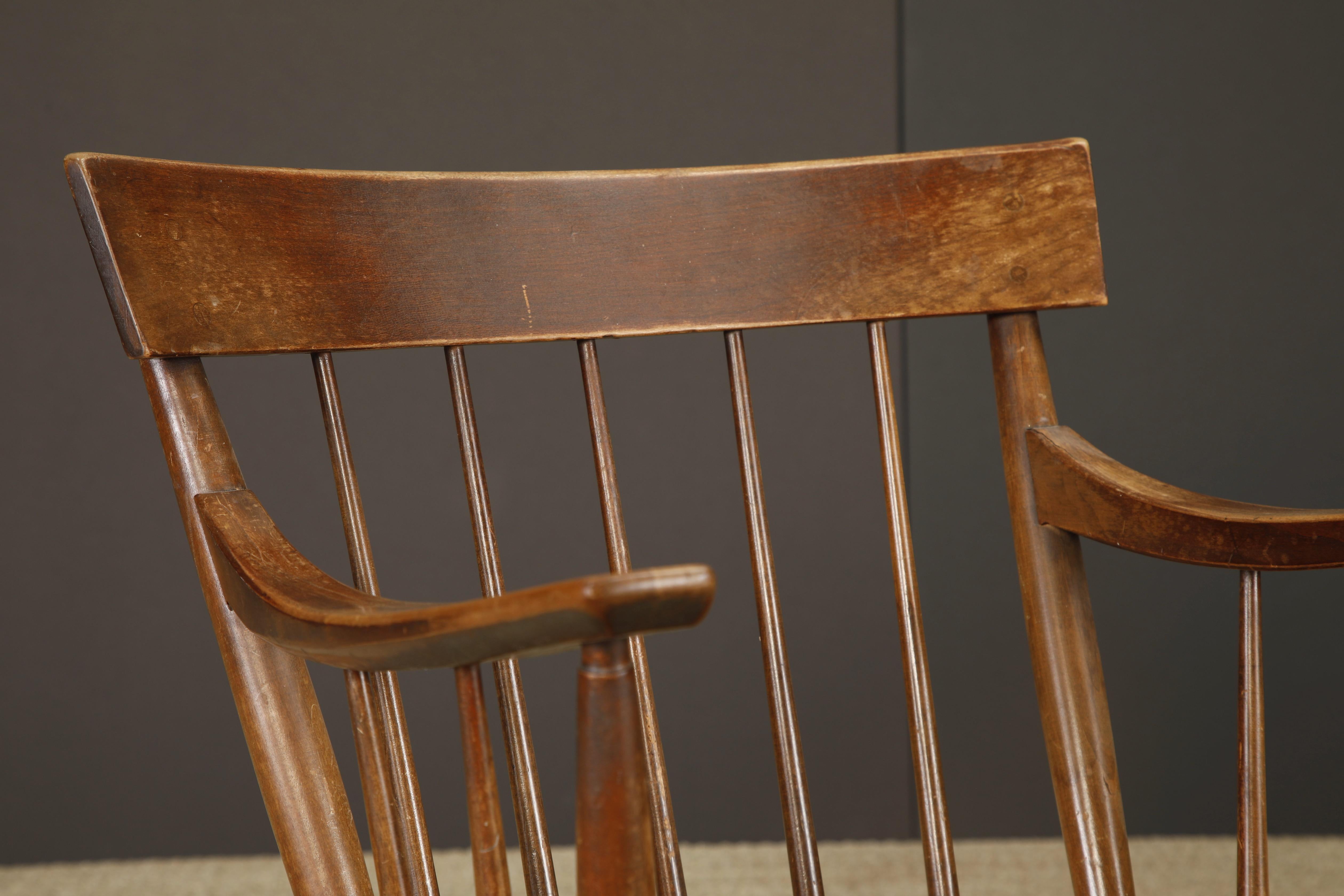 Fauteuils à dossier en cerisier massif du milieu du siècle de Willett Furniture Company en vente 6