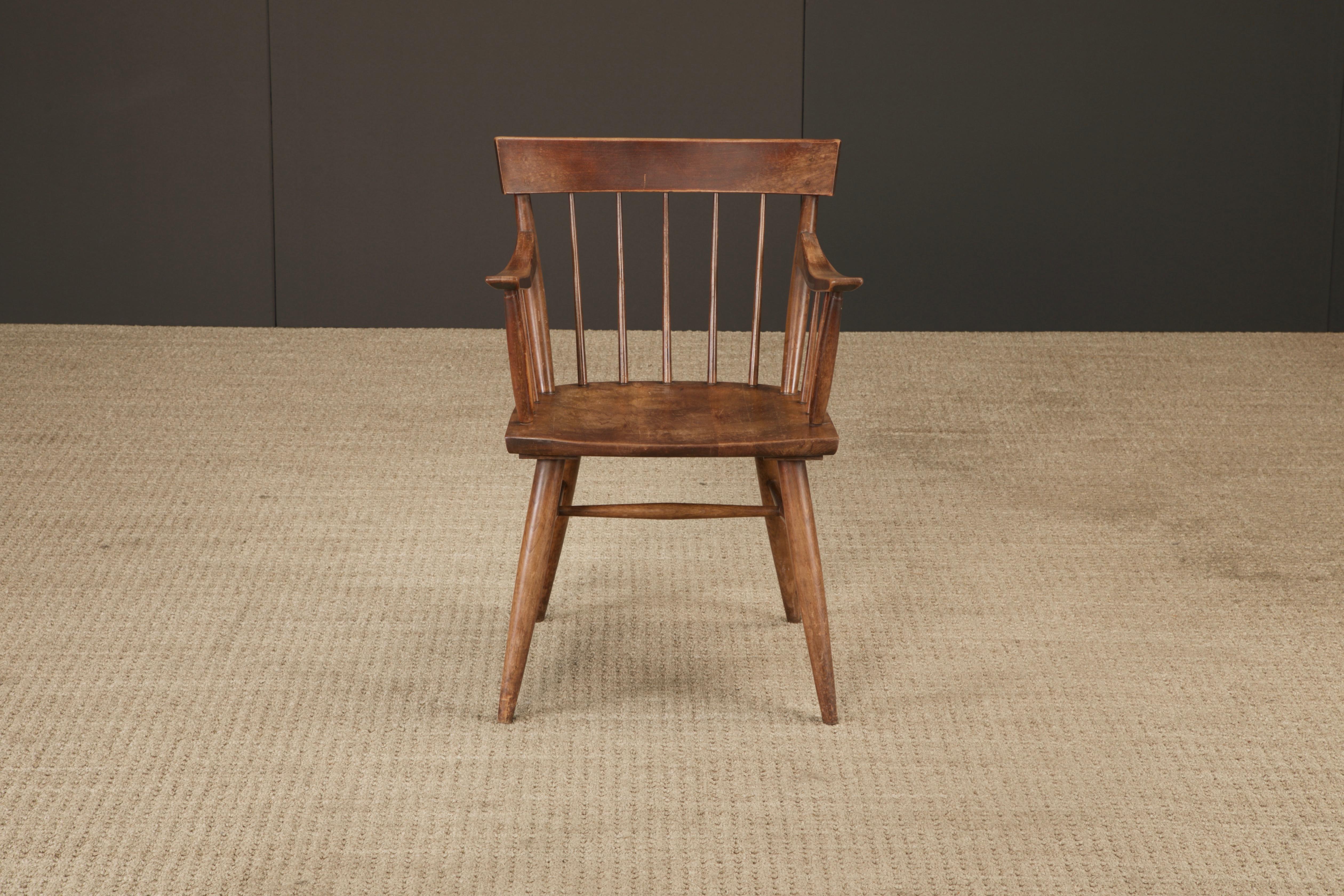 Fauteuils à dossier en cerisier massif du milieu du siècle de Willett Furniture Company en vente 2