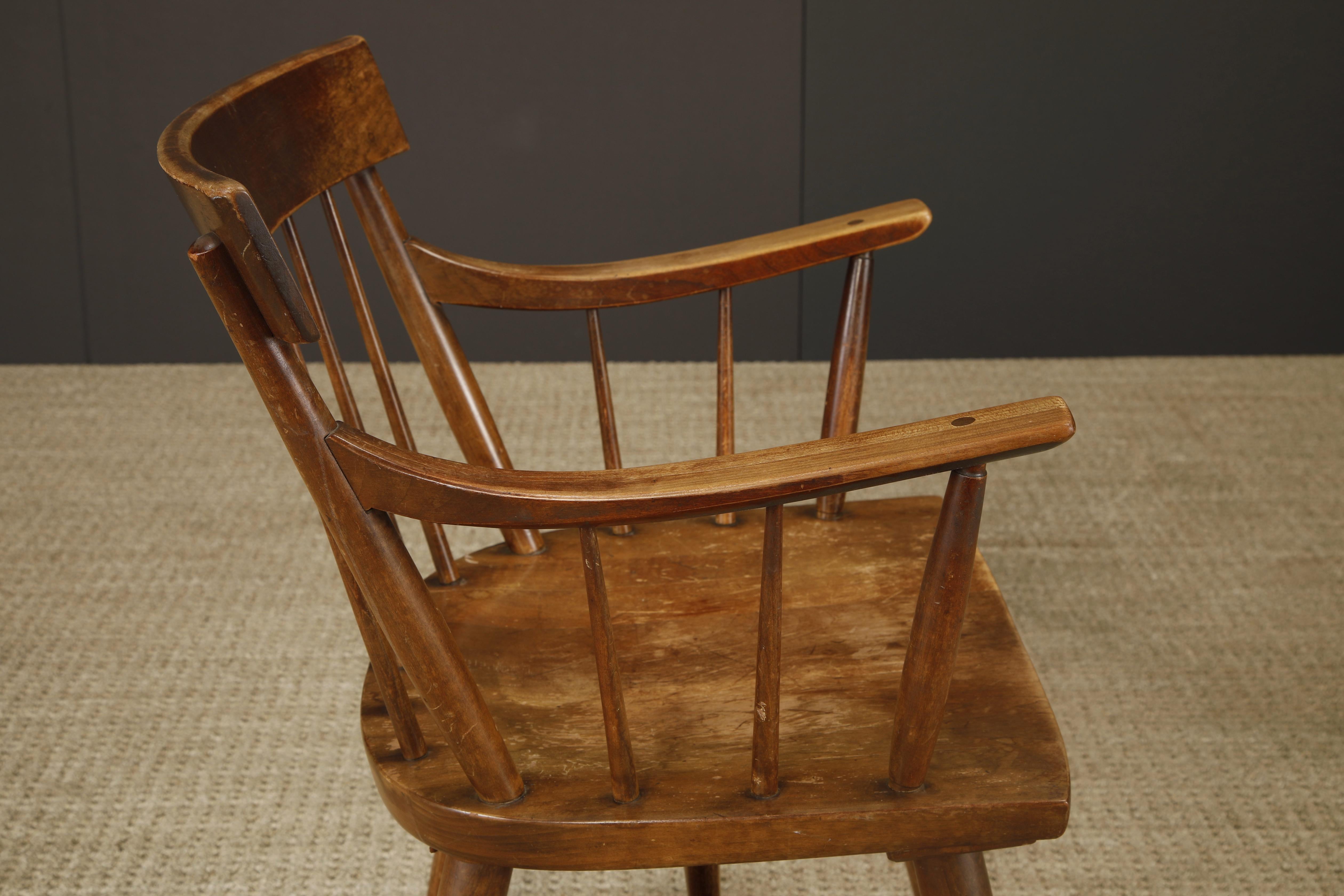 Fauteuils à dossier en cerisier massif du milieu du siècle de Willett Furniture Company en vente 8