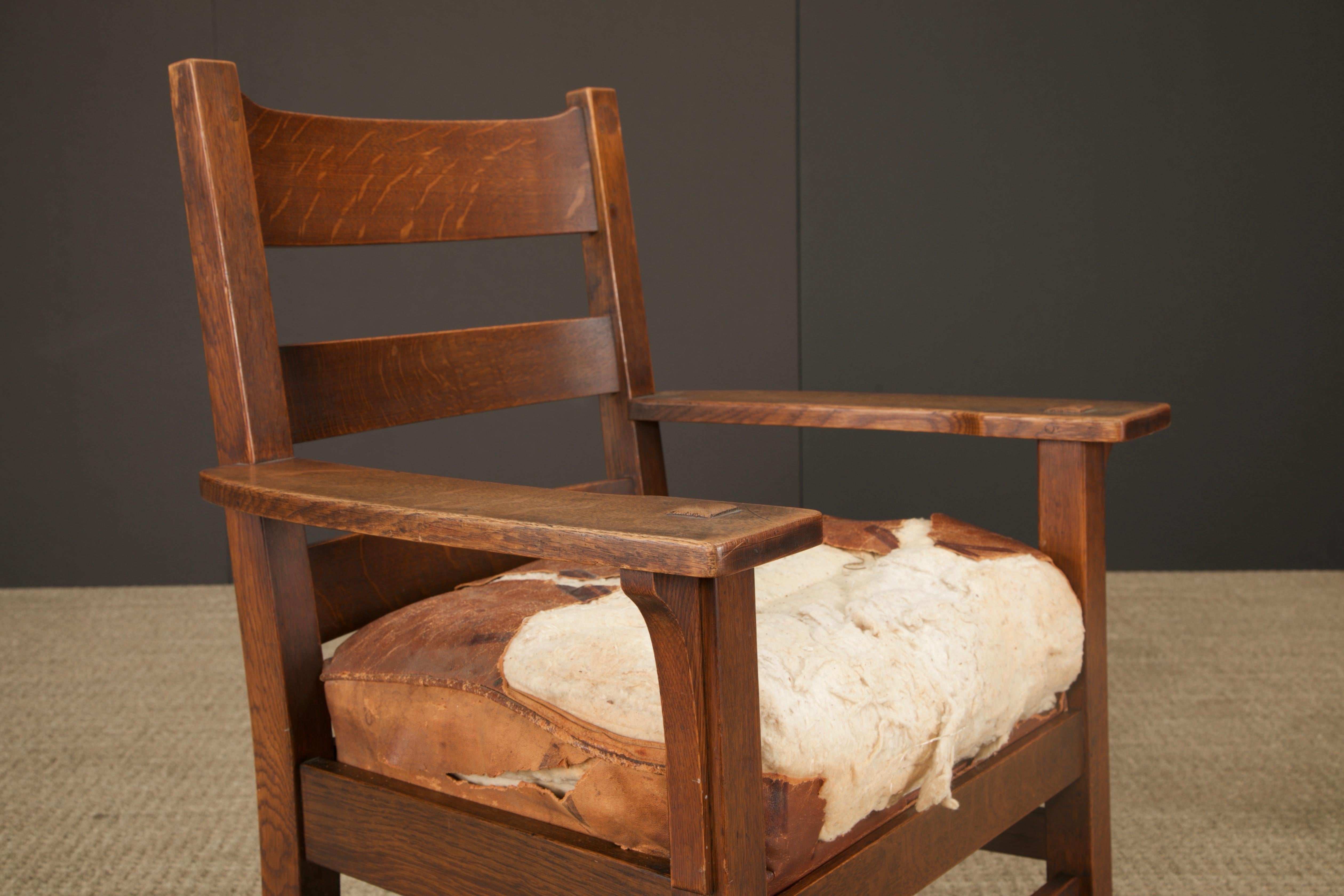 L. Y J.G. Sillón con respaldo de escalera Stickley Mission Oak, c. 1910, Firmado Madera en venta