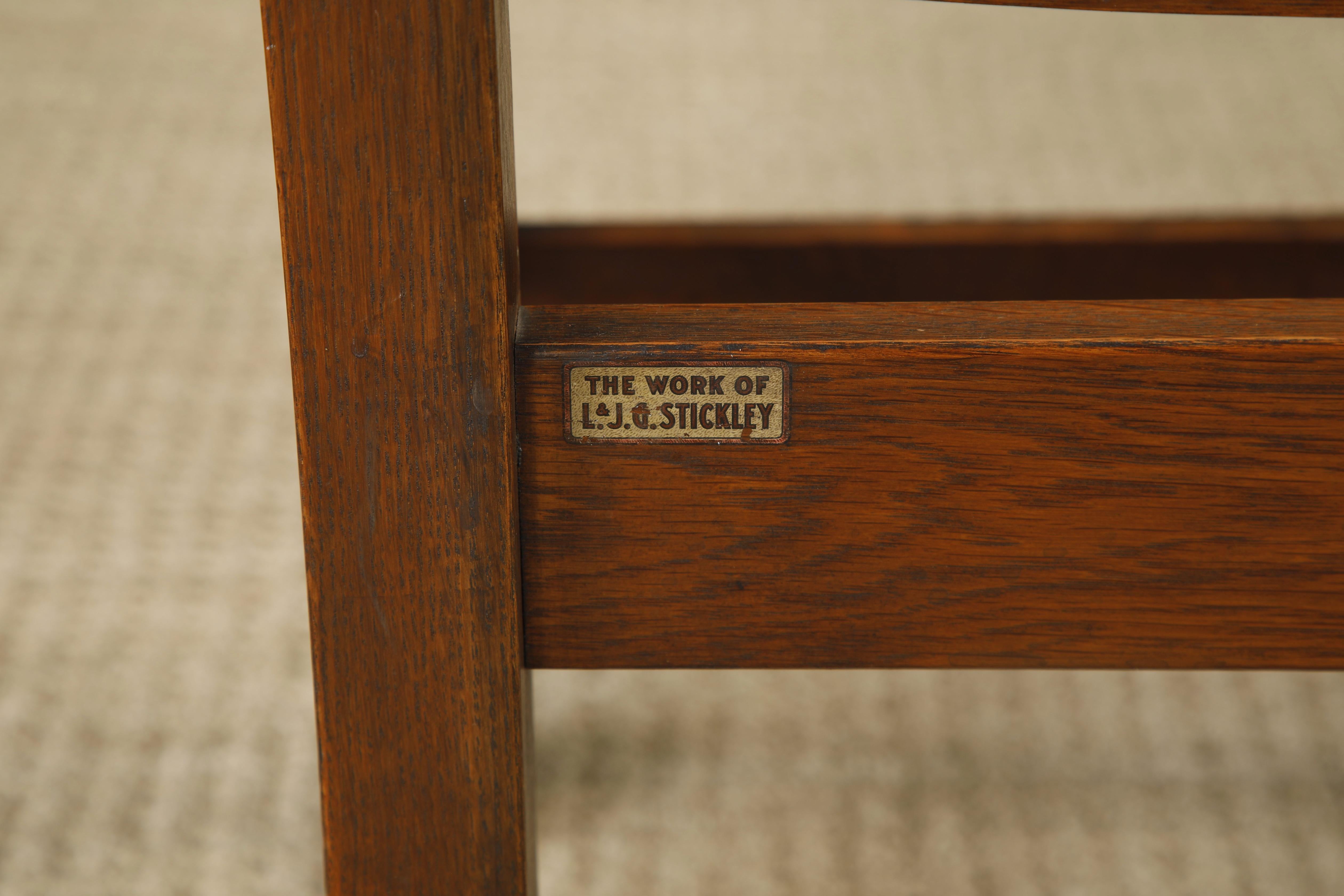 L. Y J.G. Sillón con respaldo de escalera Stickley Mission Oak, c. 1910, Firmado Artes y manualidades en venta
