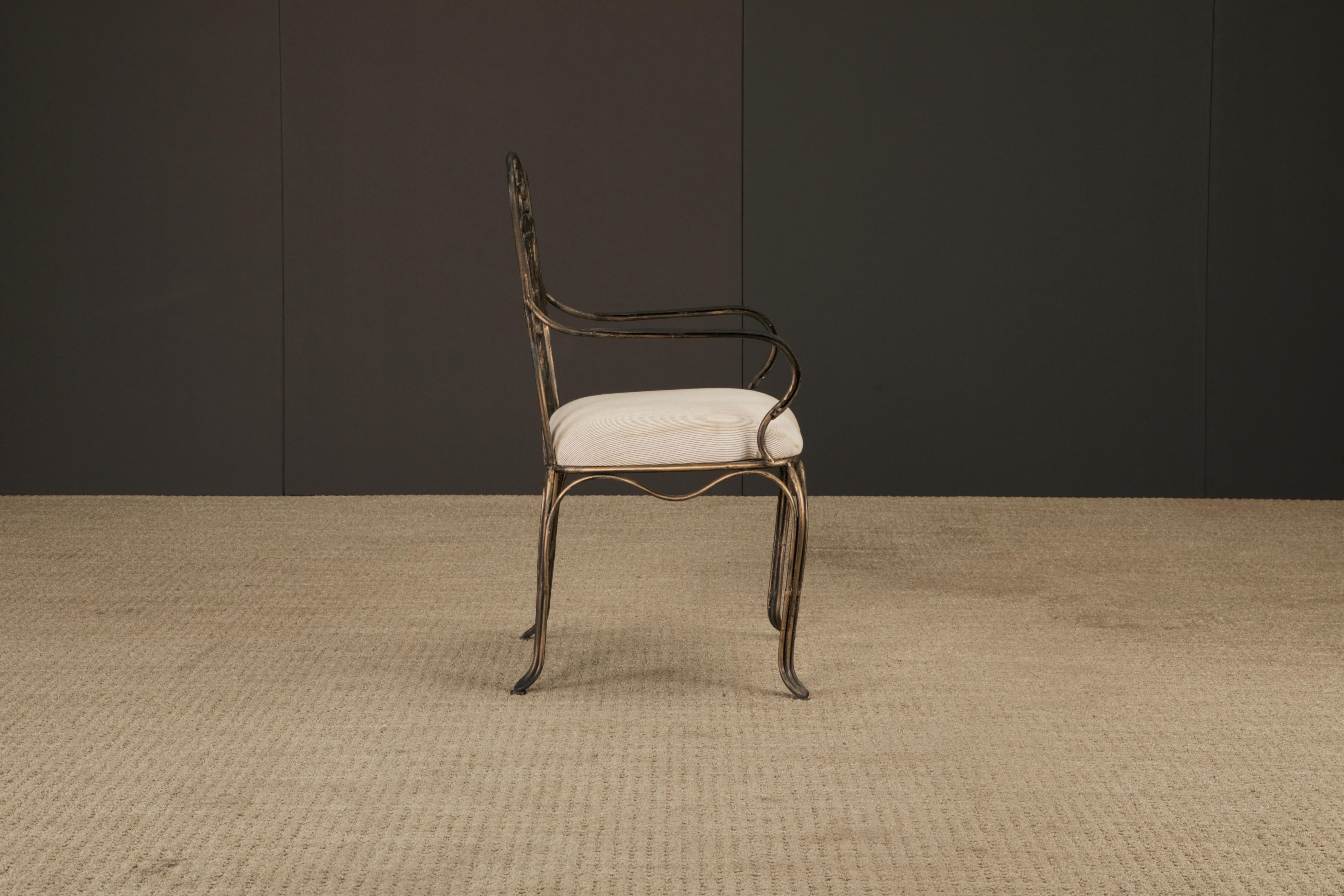 Ensemble de quatre fauteuils en fer de style néoclassique avec dossier en forme d'urne, France, années 1940 en vente 8