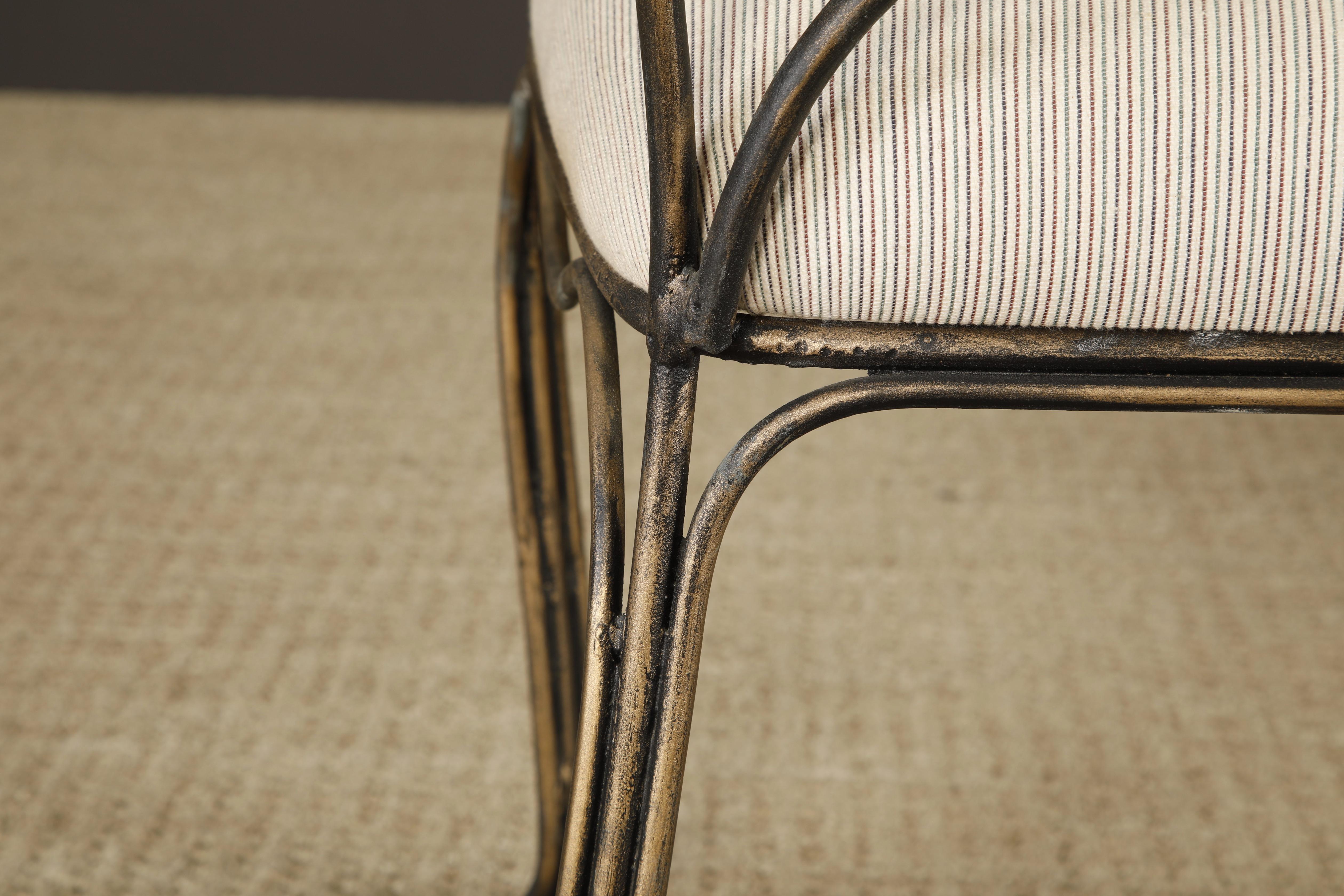 Ensemble de quatre fauteuils en fer de style néoclassique avec dossier en forme d'urne, France, années 1940 en vente 13
