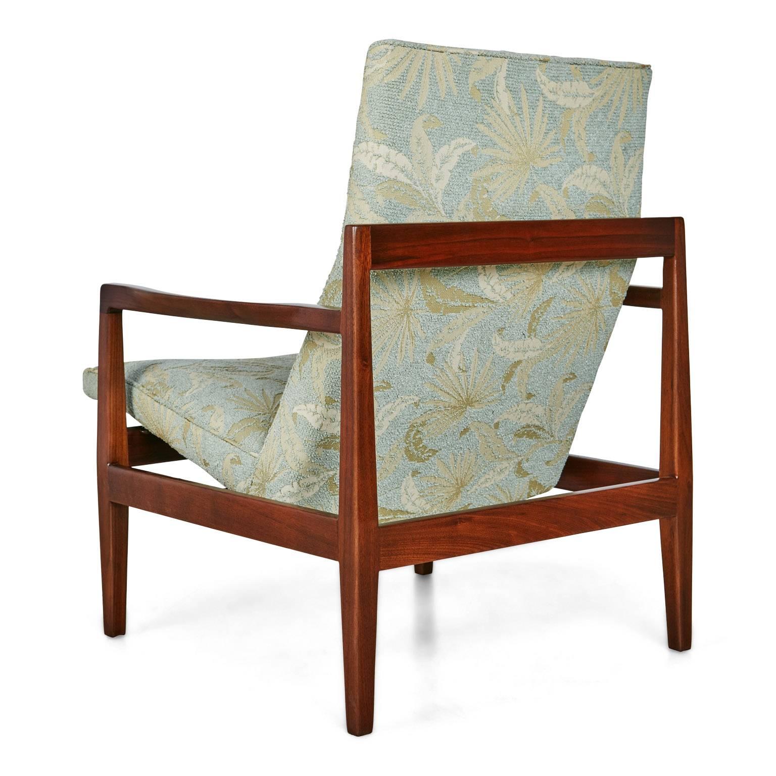 Mid-20th Century Jens Risom Pair of Walnut Lounge Chairs, circa 1960