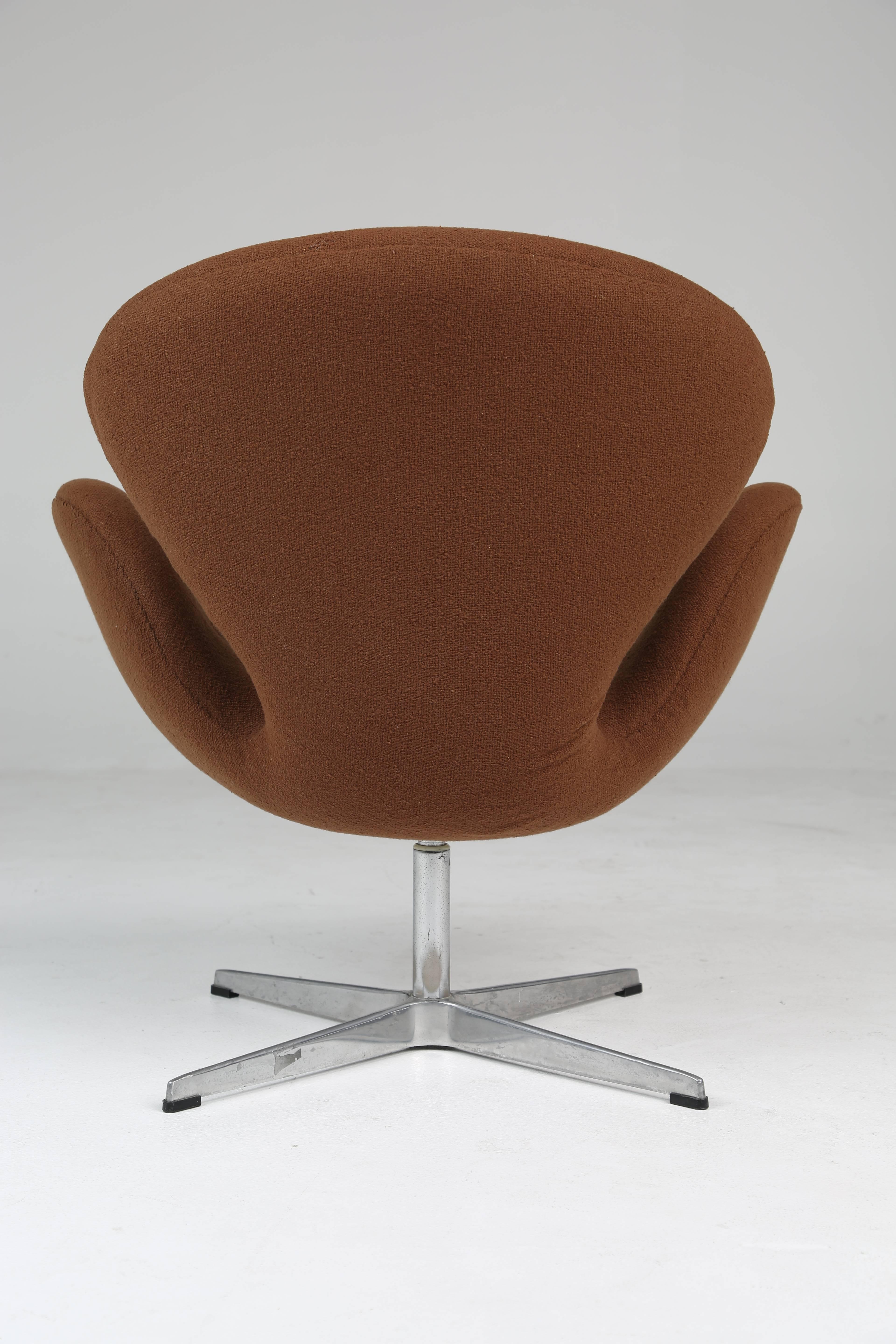 Danish Swan Swivel Arm Chair by Arne Jacobsen for Fritz Hansen