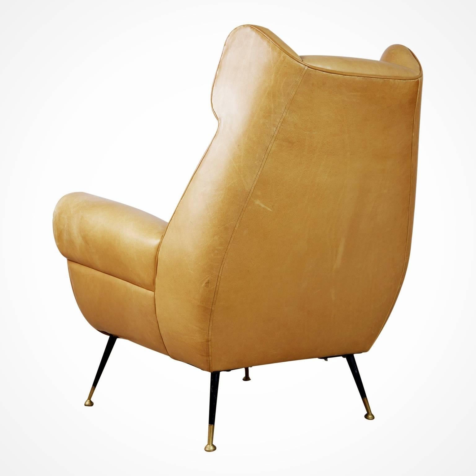 Gigi Radice for Minotti Leather Wingback Chairs, Pair, Italy circa 1960 In Good Condition In Los Angeles, CA