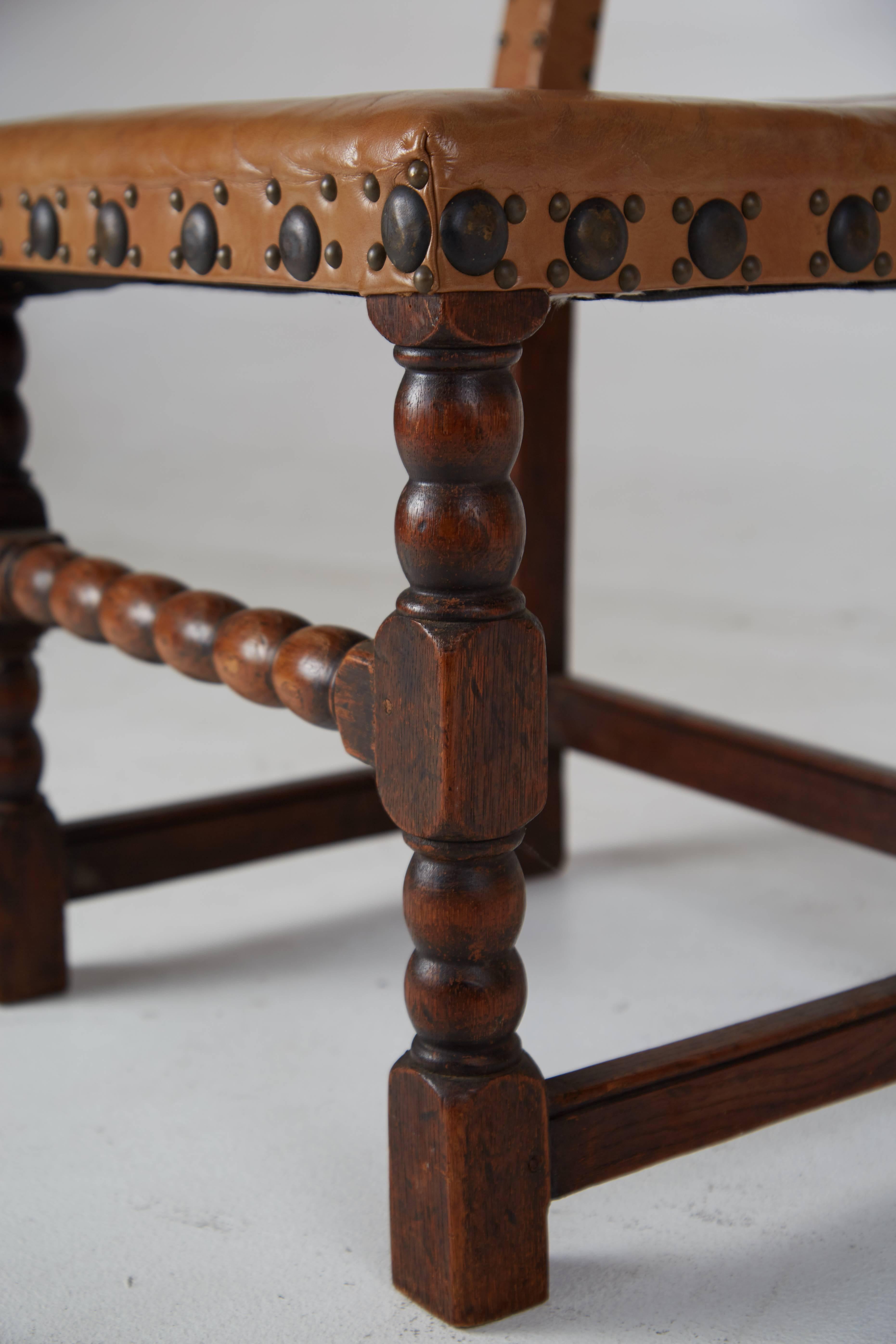 English Cromwellian Tan Leather Oak Side Chairs, circa 1860 In Excellent Condition In Los Angeles, CA