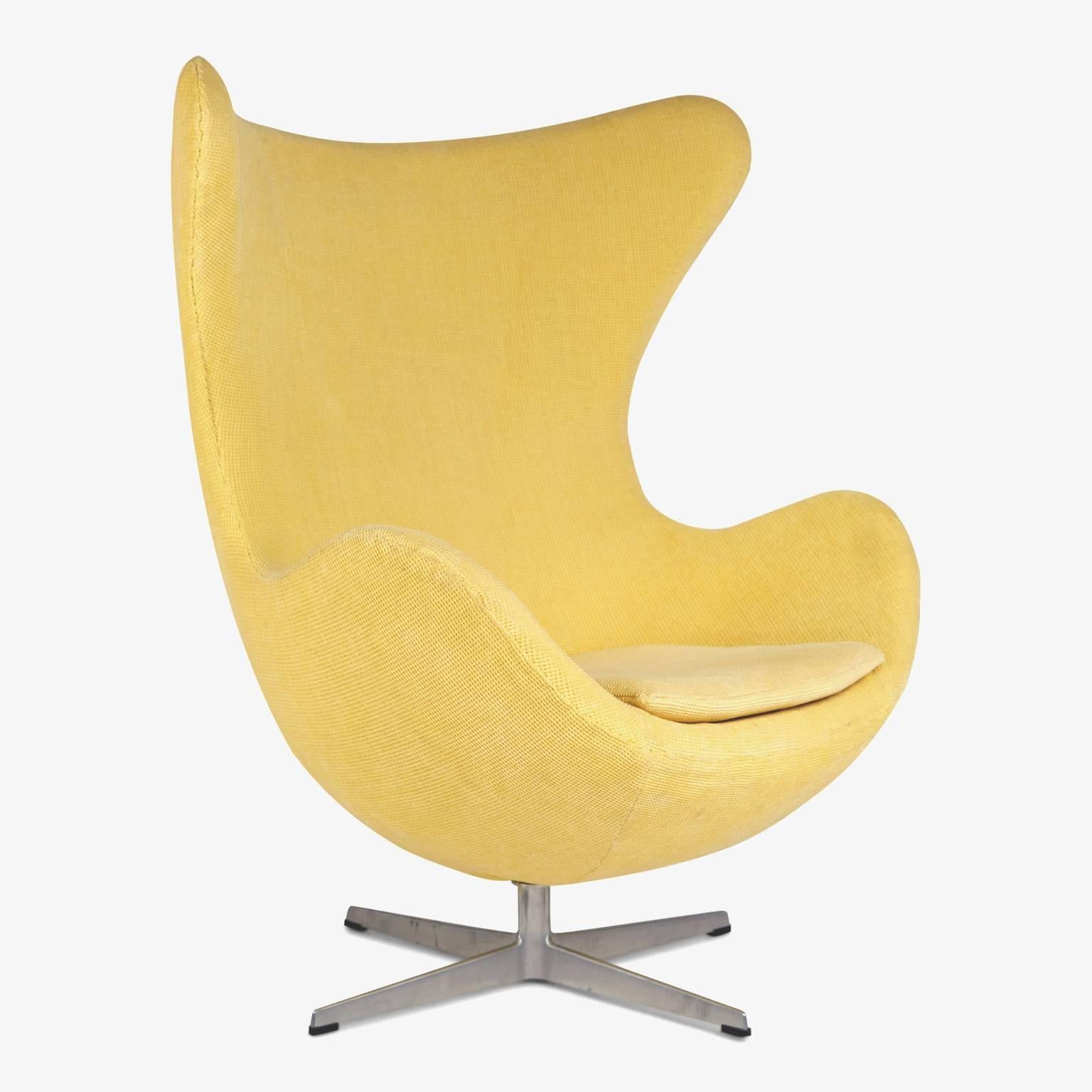 Danish Arne Jacobsen for Fritz Hansen Model 3316 Egg Chairs and Footstools