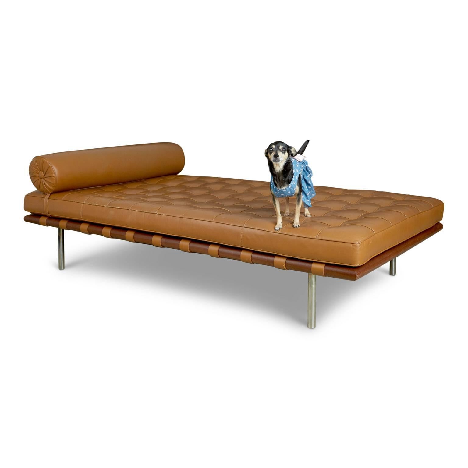 Barcelona Daybed by Mies Van Der Rohe for Knoll International, Date Stamped 1977 3